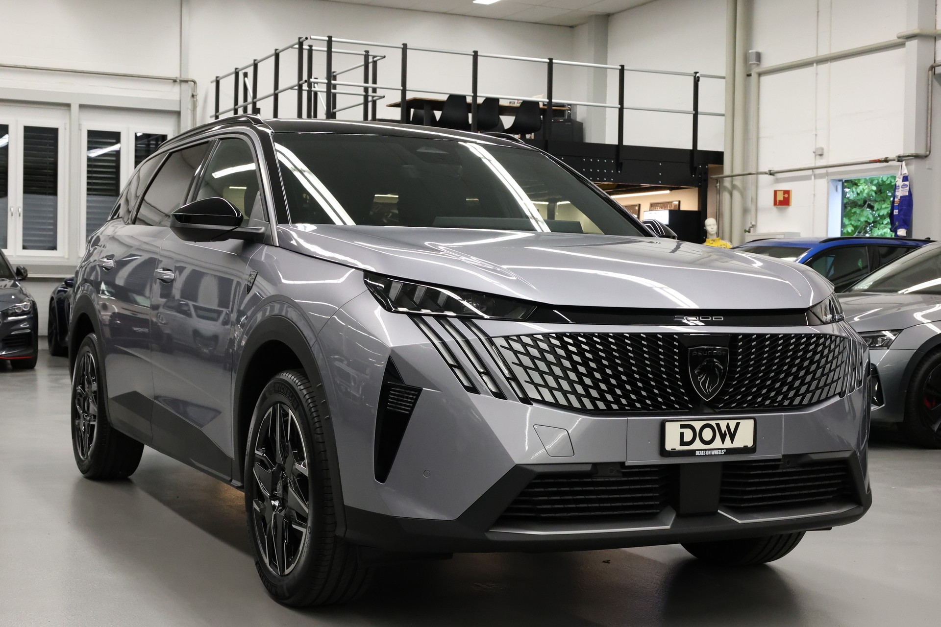 PEUGEOT 5008 1.2 Hybrid GT-image-3