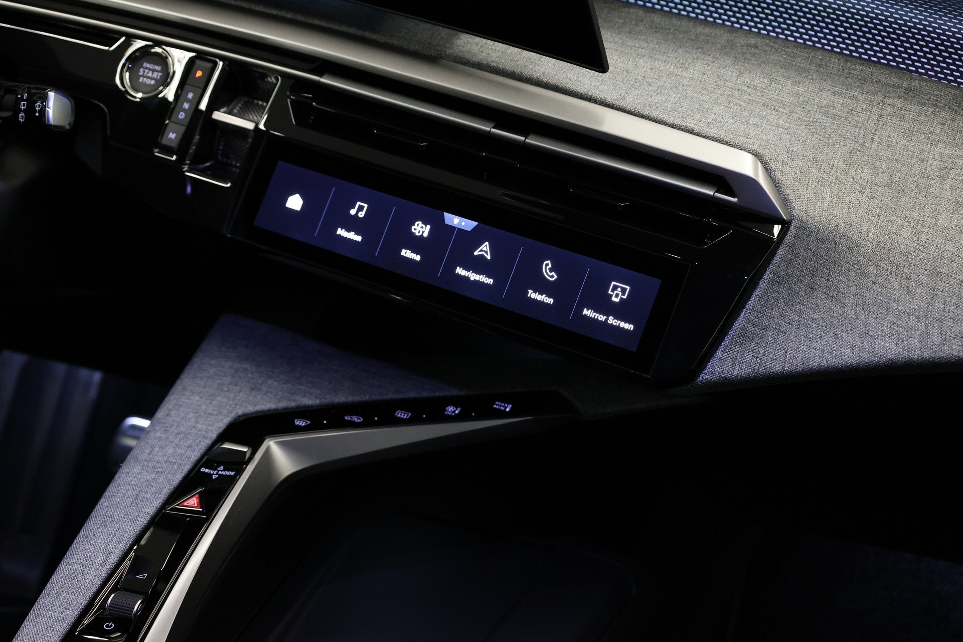 PEUGEOT 5008 1.2 Hybrid GT-image-25