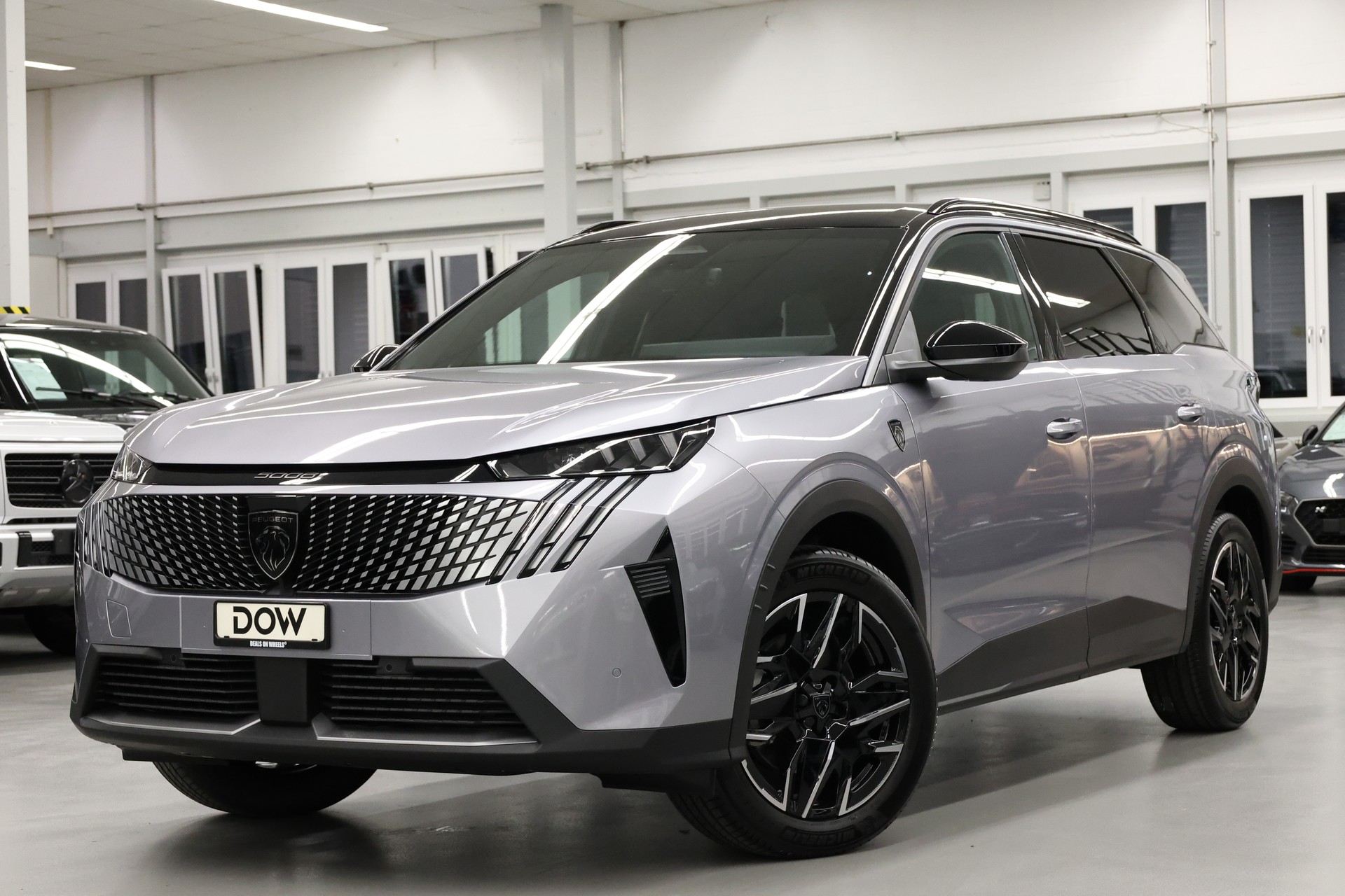 PEUGEOT 5008 1.2 Hybrid GT-image-0