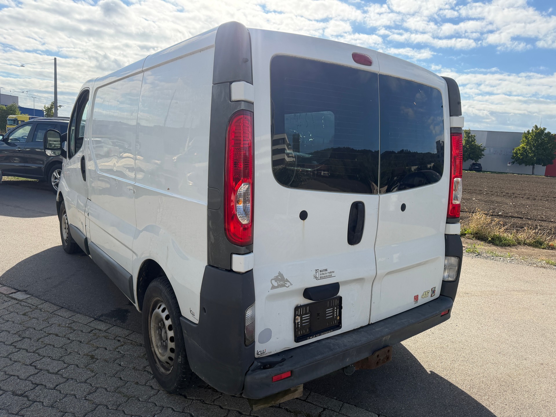 RENAULT Trafic 2.0 dCi 90 2.7t L1H1-image-5