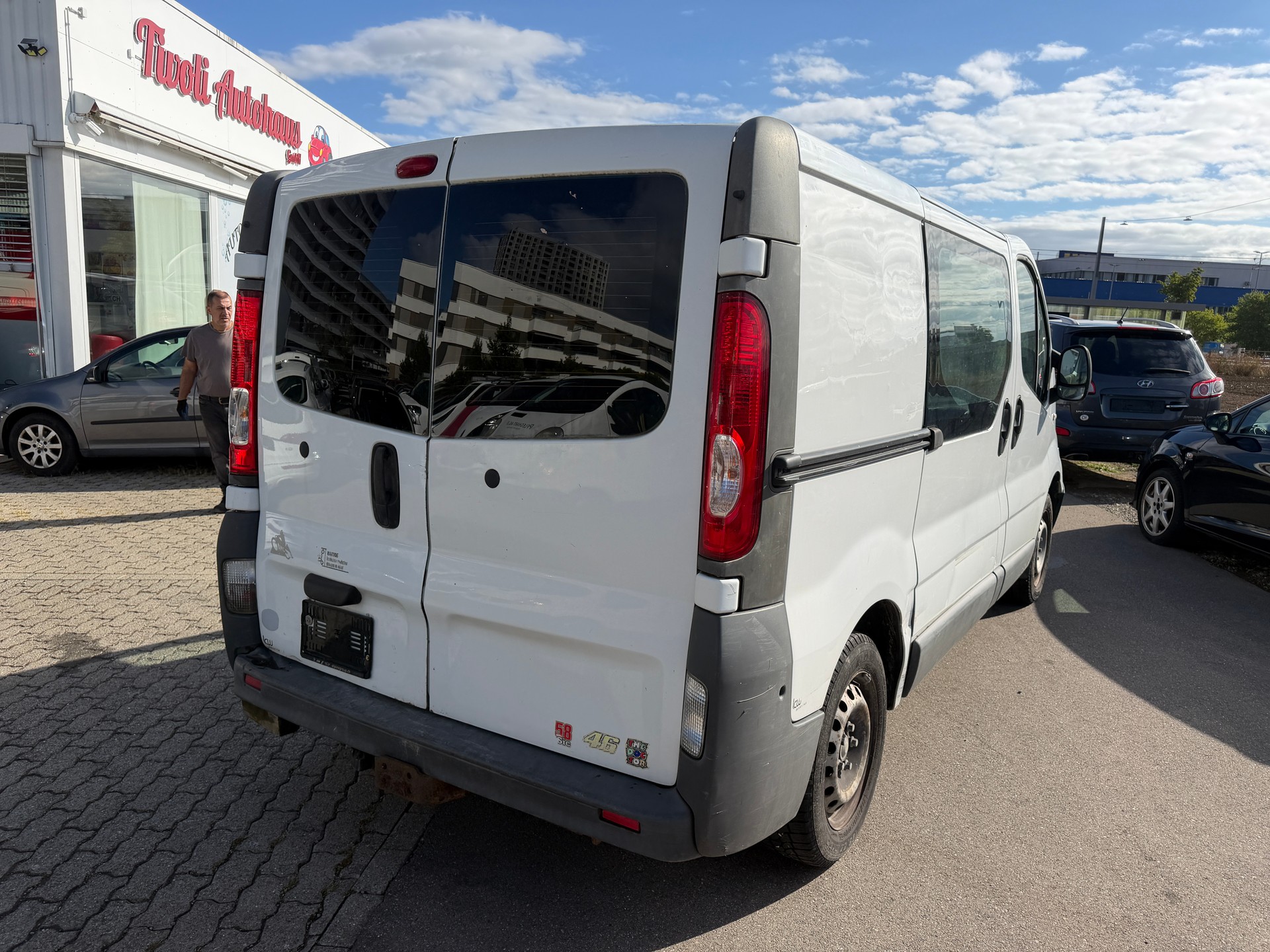 RENAULT Trafic 2.0 dCi 90 2.7t L1H1-image-6