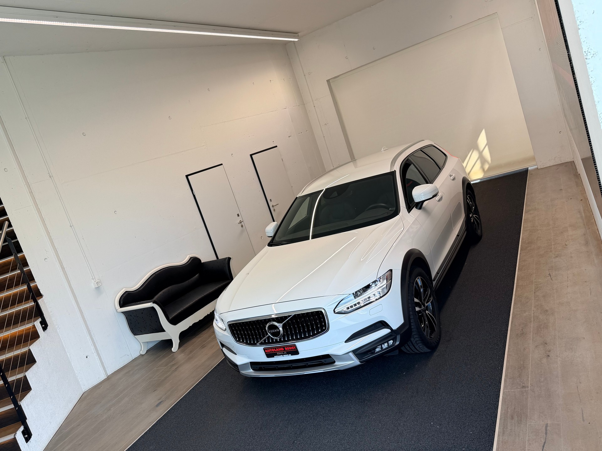VOLVO V90 Cross Country T5 AWD Geartronic-showroom-element-3