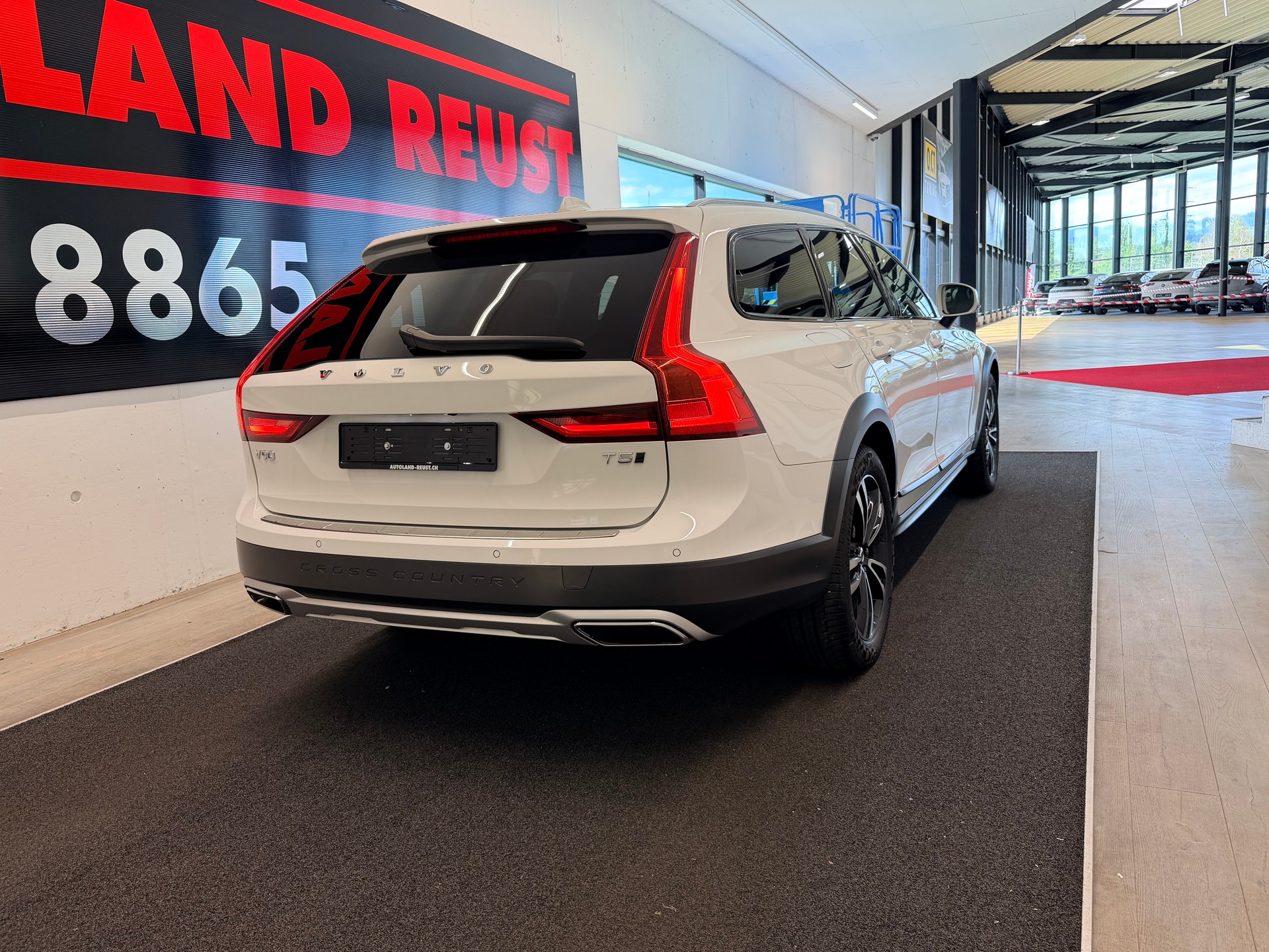 VOLVO V90 Cross Country T5 AWD Geartronic-image-6