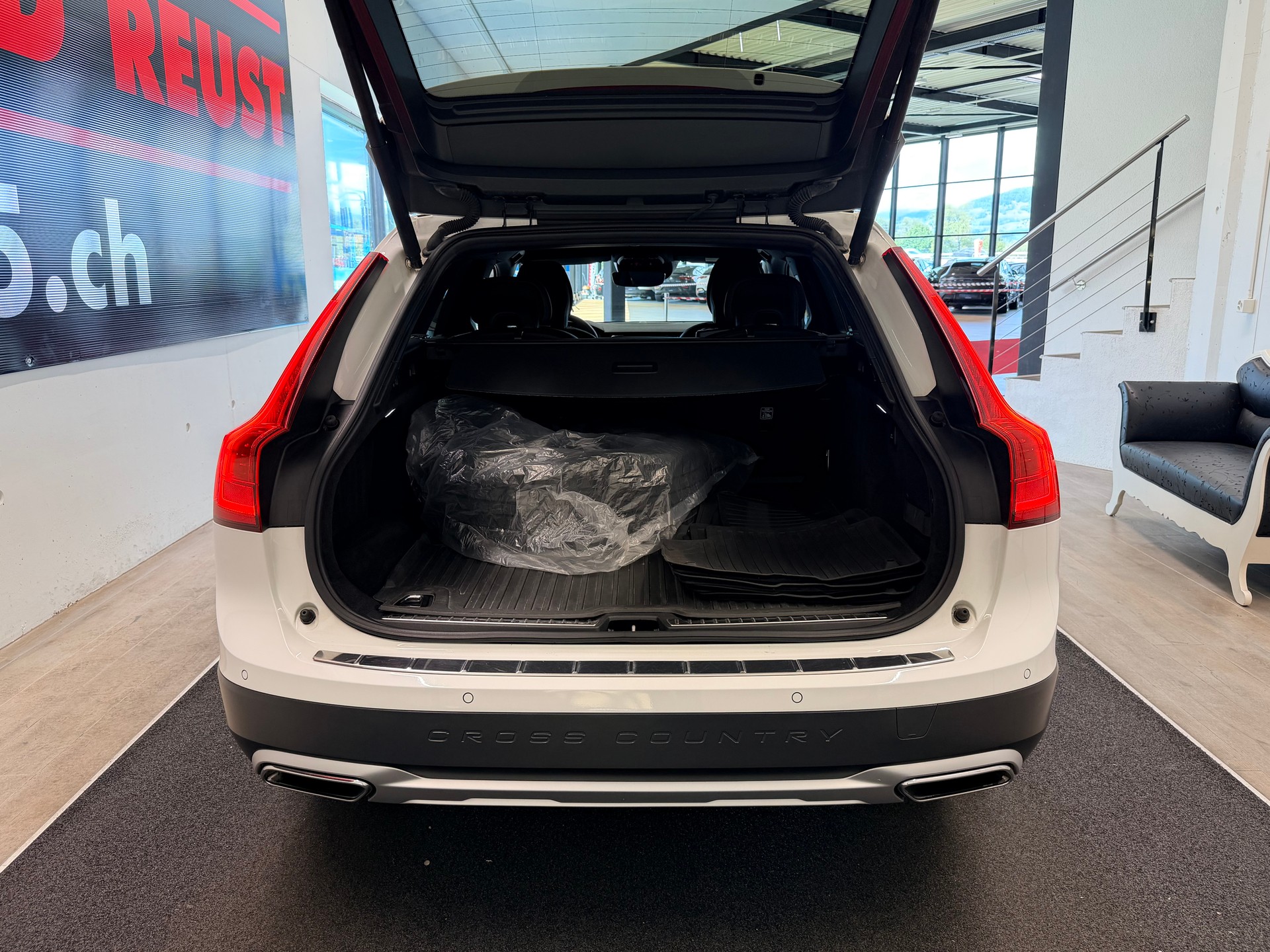 VOLVO V90 Cross Country T5 AWD Geartronic-image-9