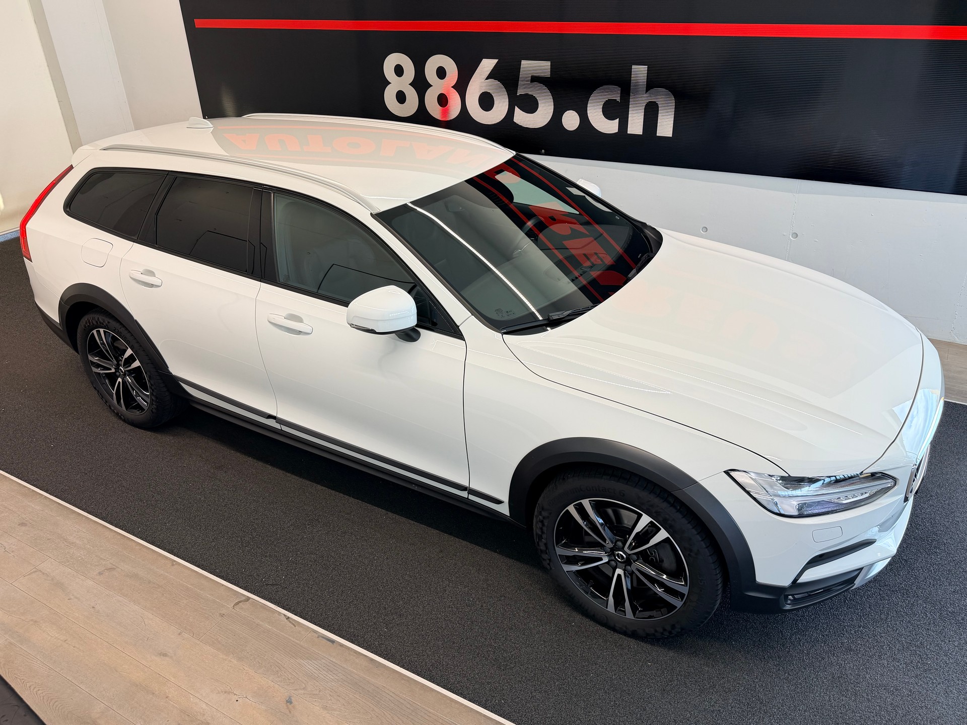 VOLVO V90 Cross Country T5 AWD Geartronic-image-4