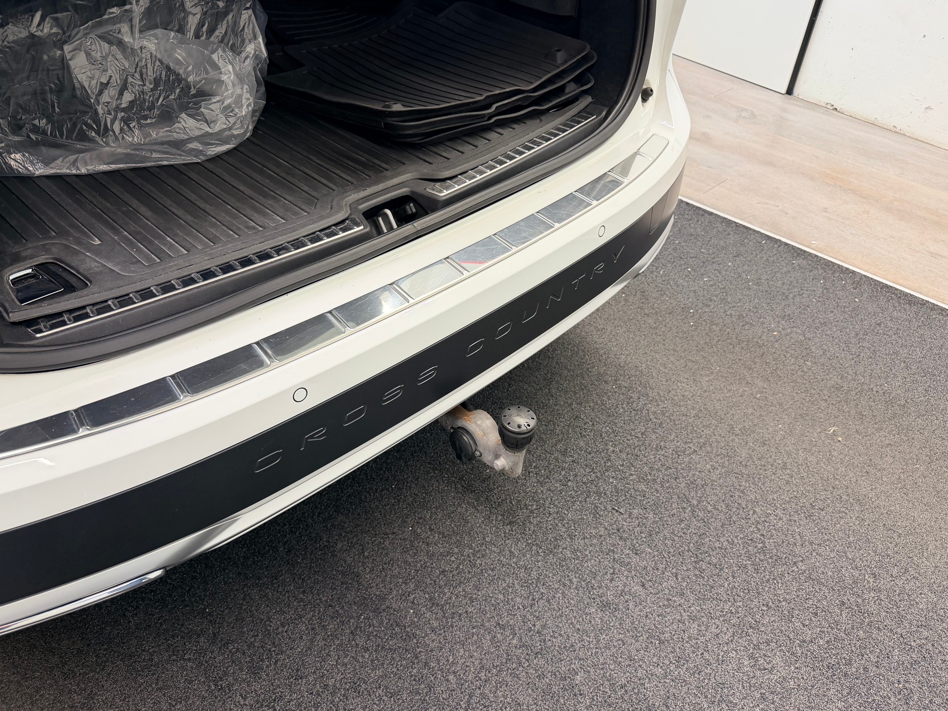 VOLVO V90 Cross Country T5 AWD Geartronic-image-10