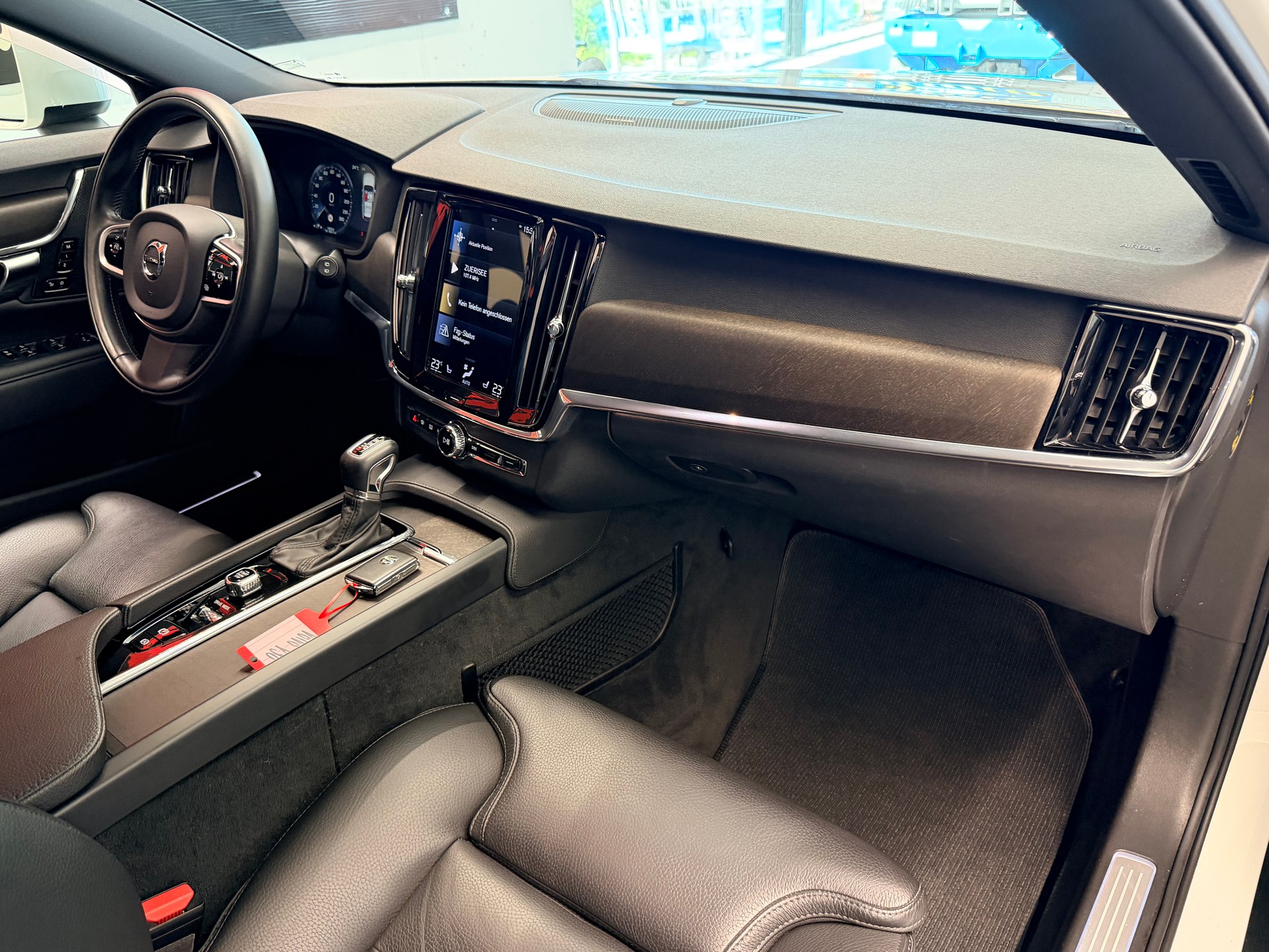 VOLVO V90 Cross Country T5 AWD Geartronic-image-17