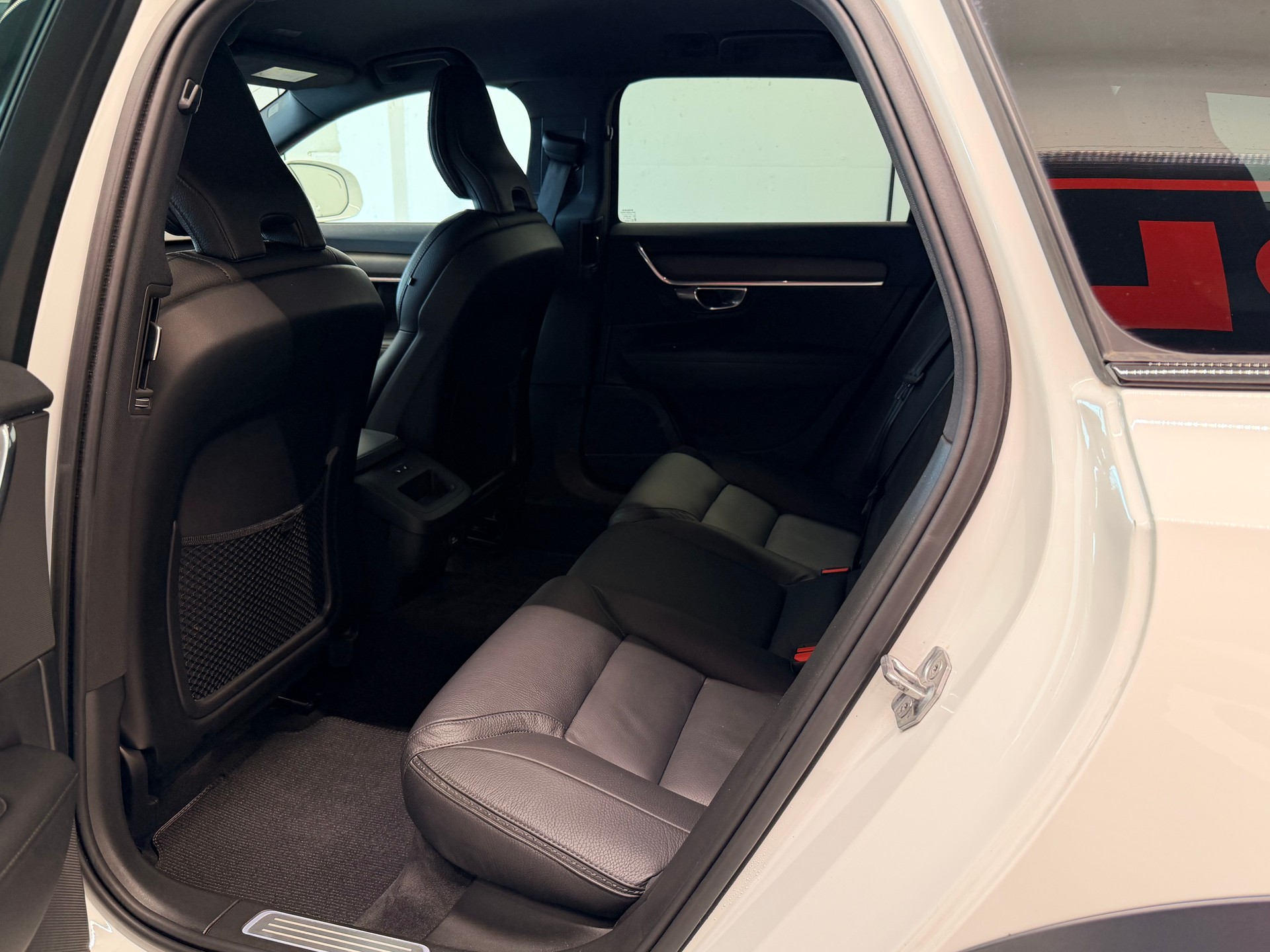 VOLVO V90 Cross Country T5 AWD Geartronic-image-14