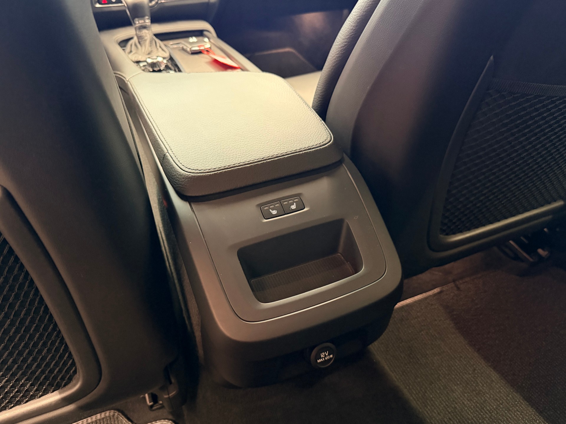 VOLVO V90 Cross Country T5 AWD Geartronic-image-15