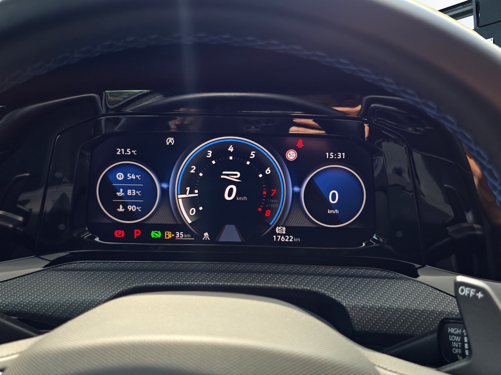 VW Golf 2.0 TSI R DSG 4Motion-image-11