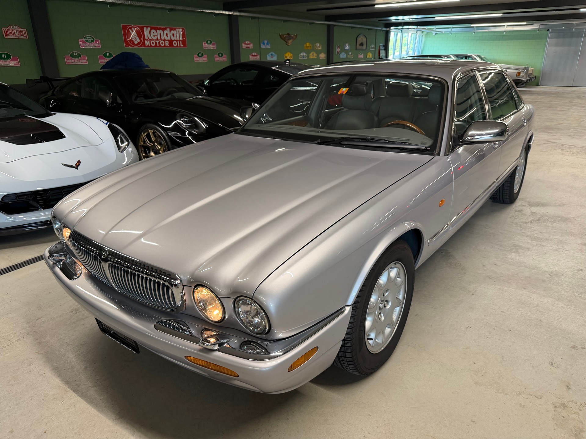 DAIMLER Jaguar Daimler 4,0 V8 X308