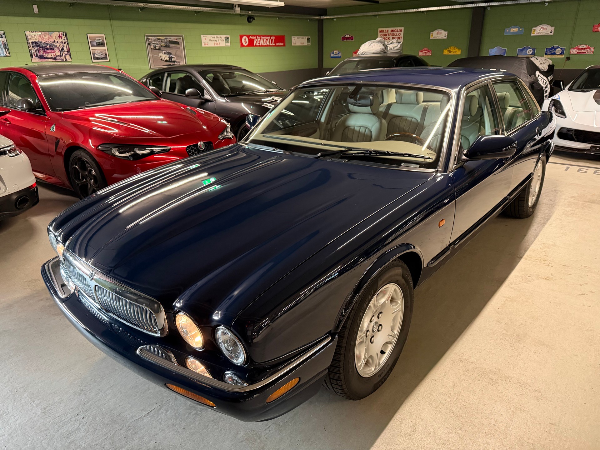 DAIMLER Jaguar XJ8 4,0 X308