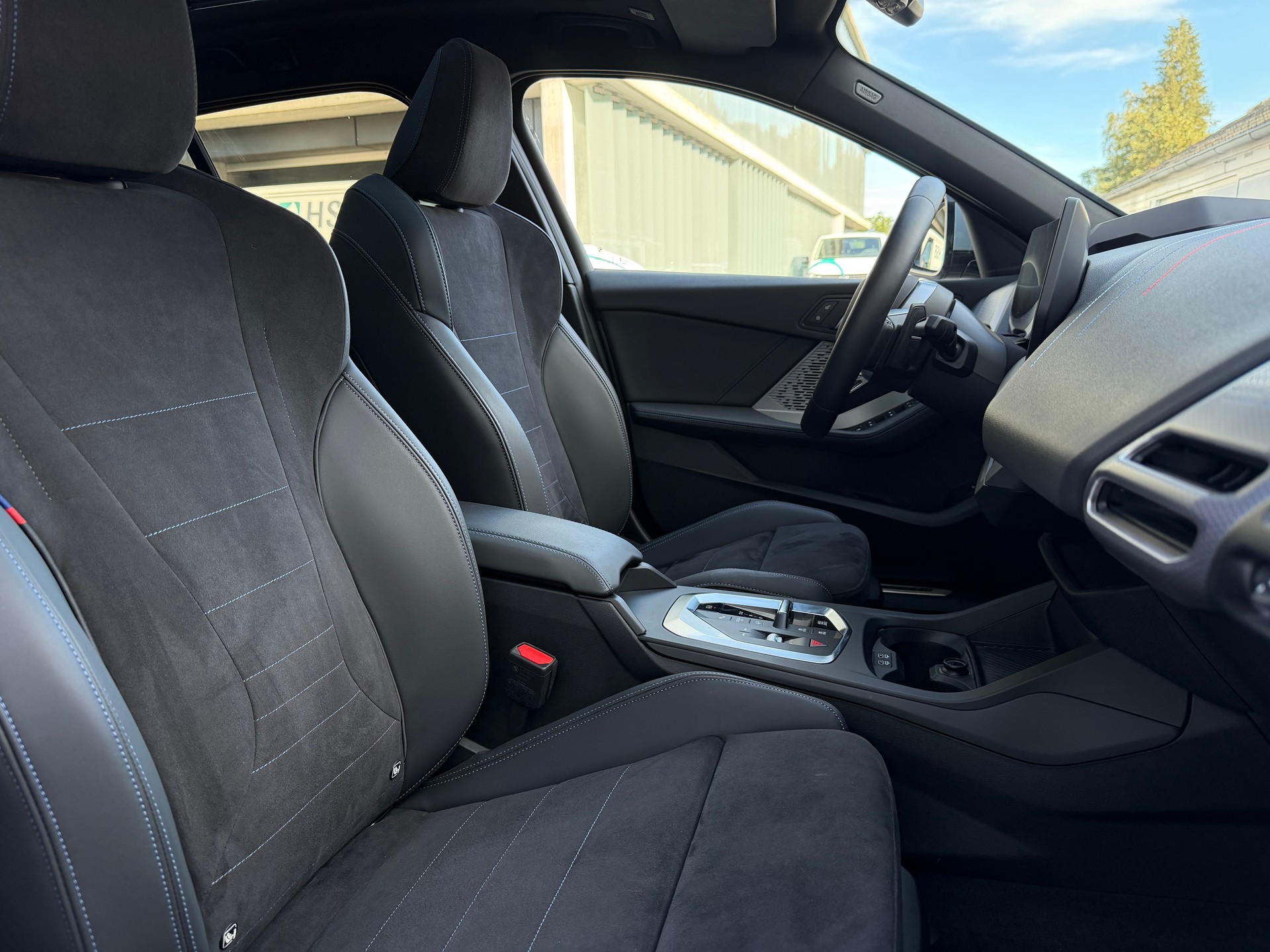 BMW 118d M Sport Pro Steptronic-image-16
