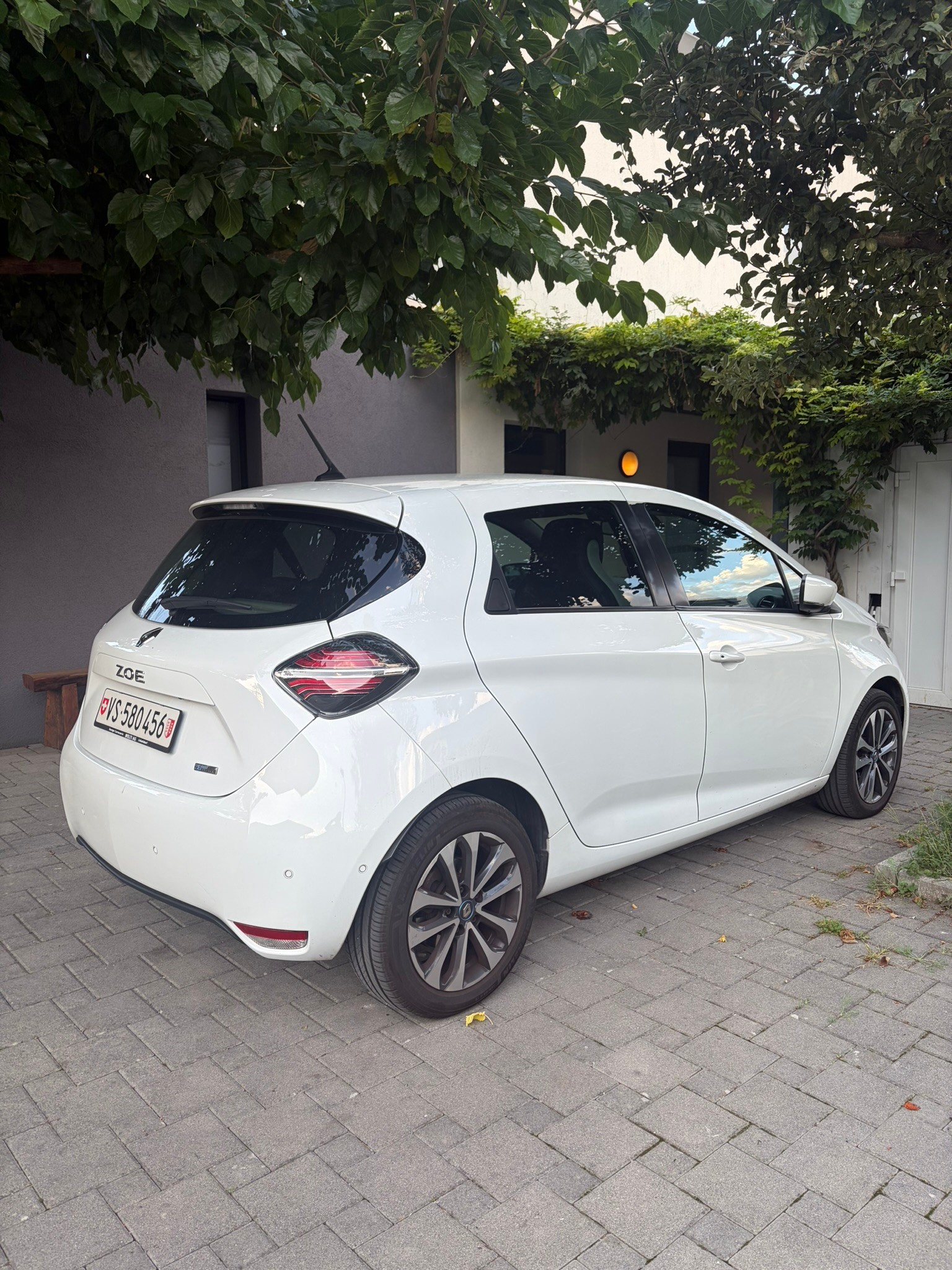 RENAULT R135 Intens Batterie inclue-image-1