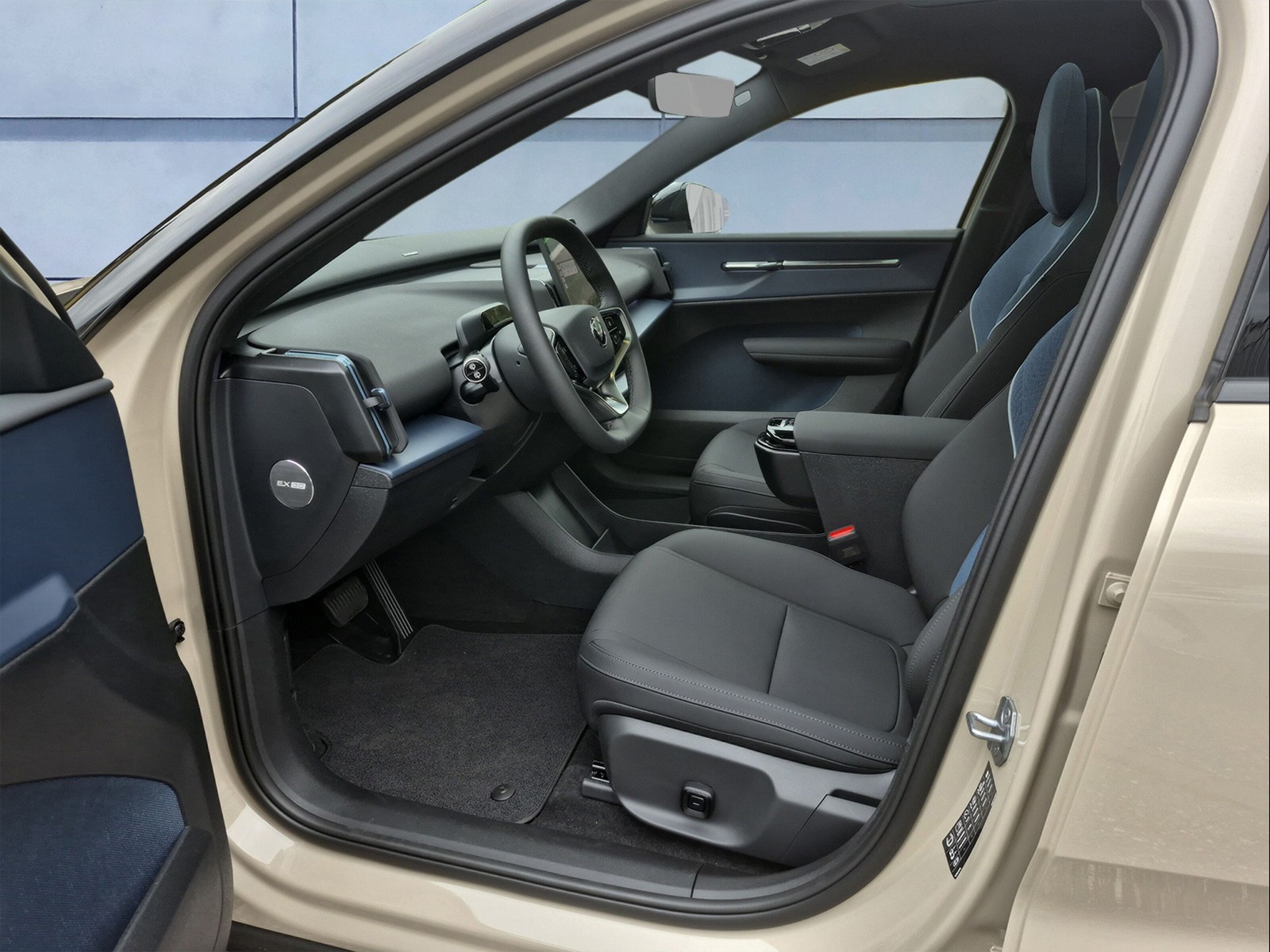 VOLVO EX 30 E60 Twin Ultra Performance AWD-image-9