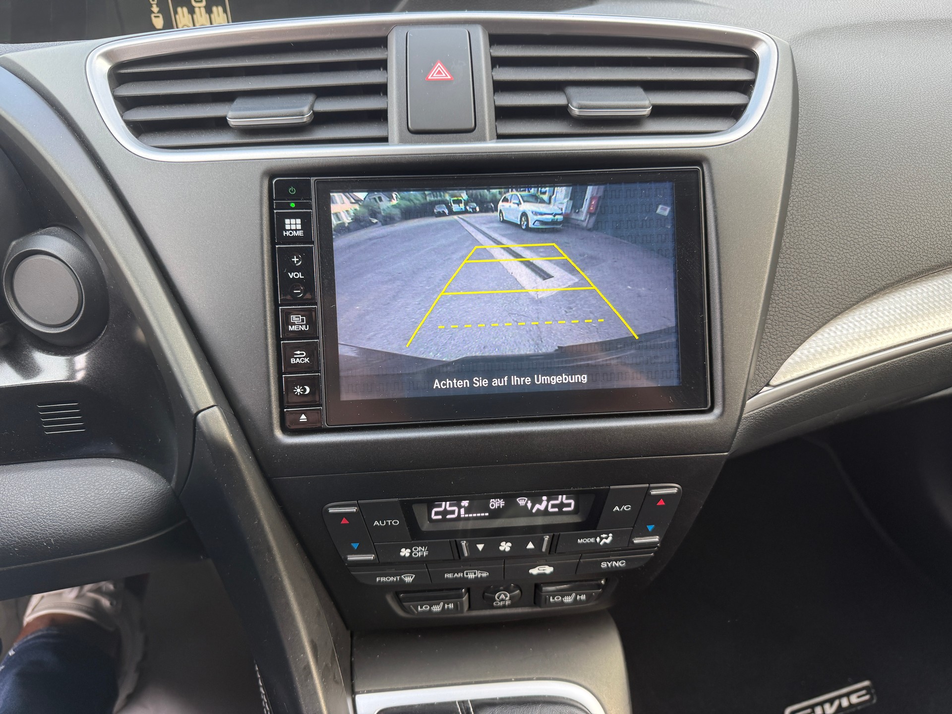 HONDA Civic 1.6 i-DTEC Elegance-image-10