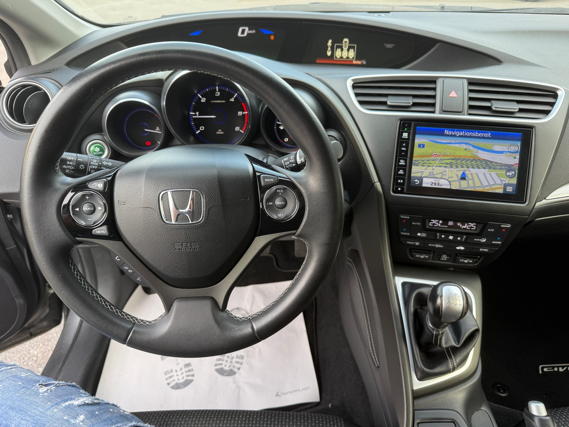 HONDA Civic 1.6 i-DTEC Elegance-image-9