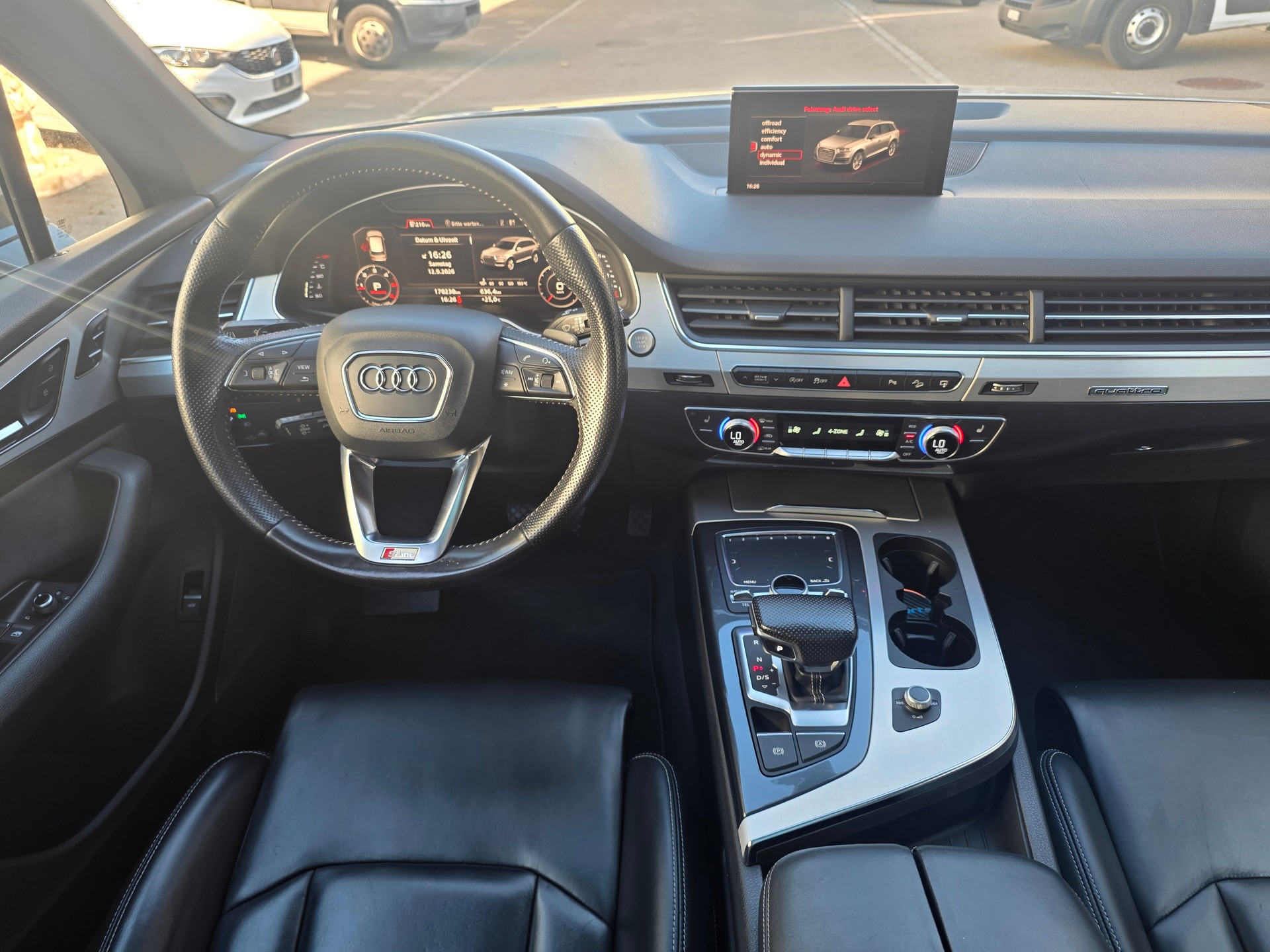 AUDI Q7 3.0 TDI quattro tiptronic // S-LINE INNEN + S-LINE AUSSEN| 7-PLÄTZER| PANORAMA| KEYLESS| MEMORY PAKET| SPURASSISTENT-image-8