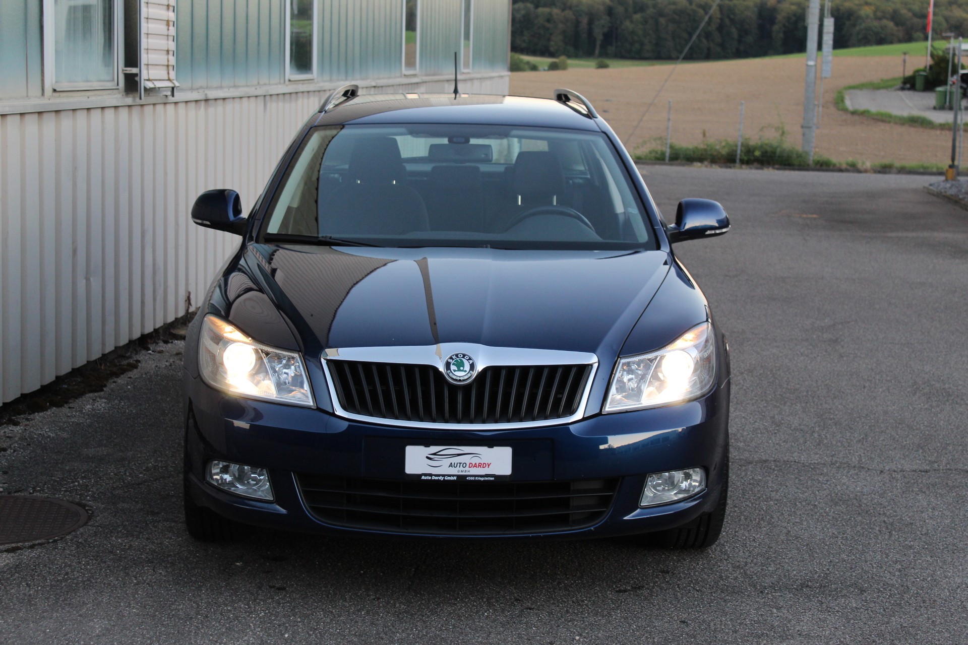 SKODA Octavia Combi 1.6 TDI Twenty20 4x4-image-7