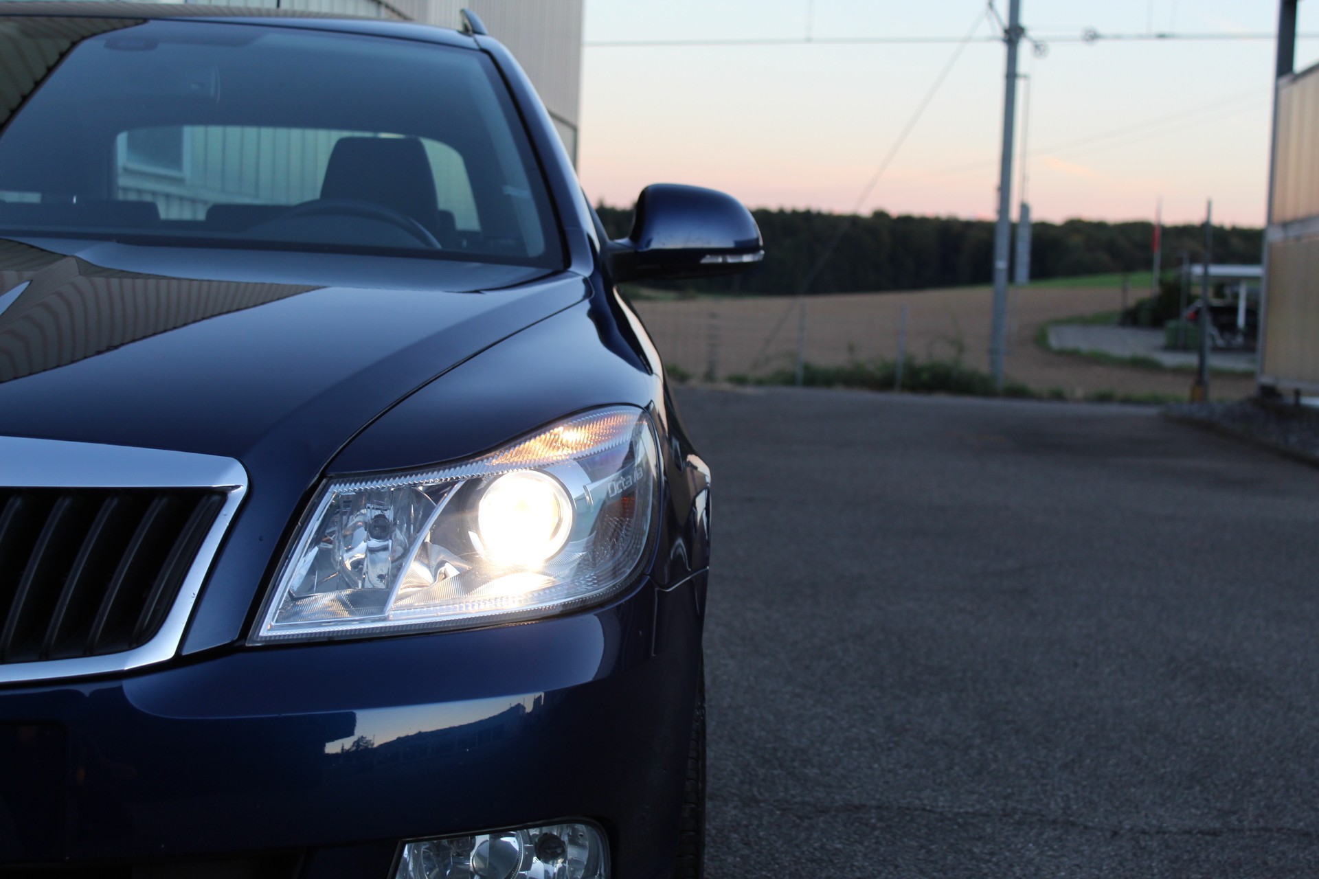 SKODA Octavia Combi 1.6 TDI Twenty20 4x4-image-8