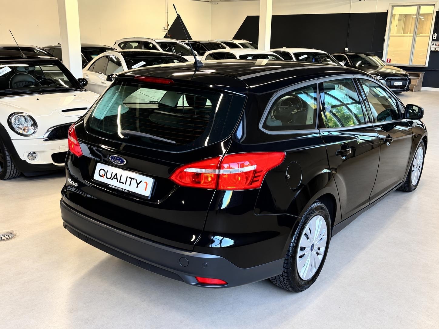 FORD Focus 1.5 TDCi Business PowerShift-image-9