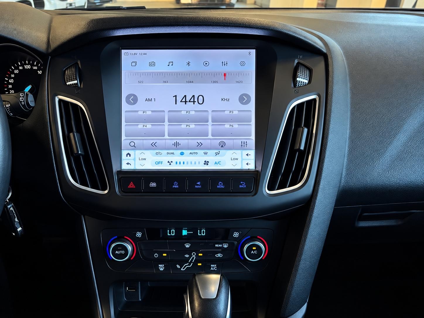 FORD Focus 1.5 TDCi Business PowerShift-image-14