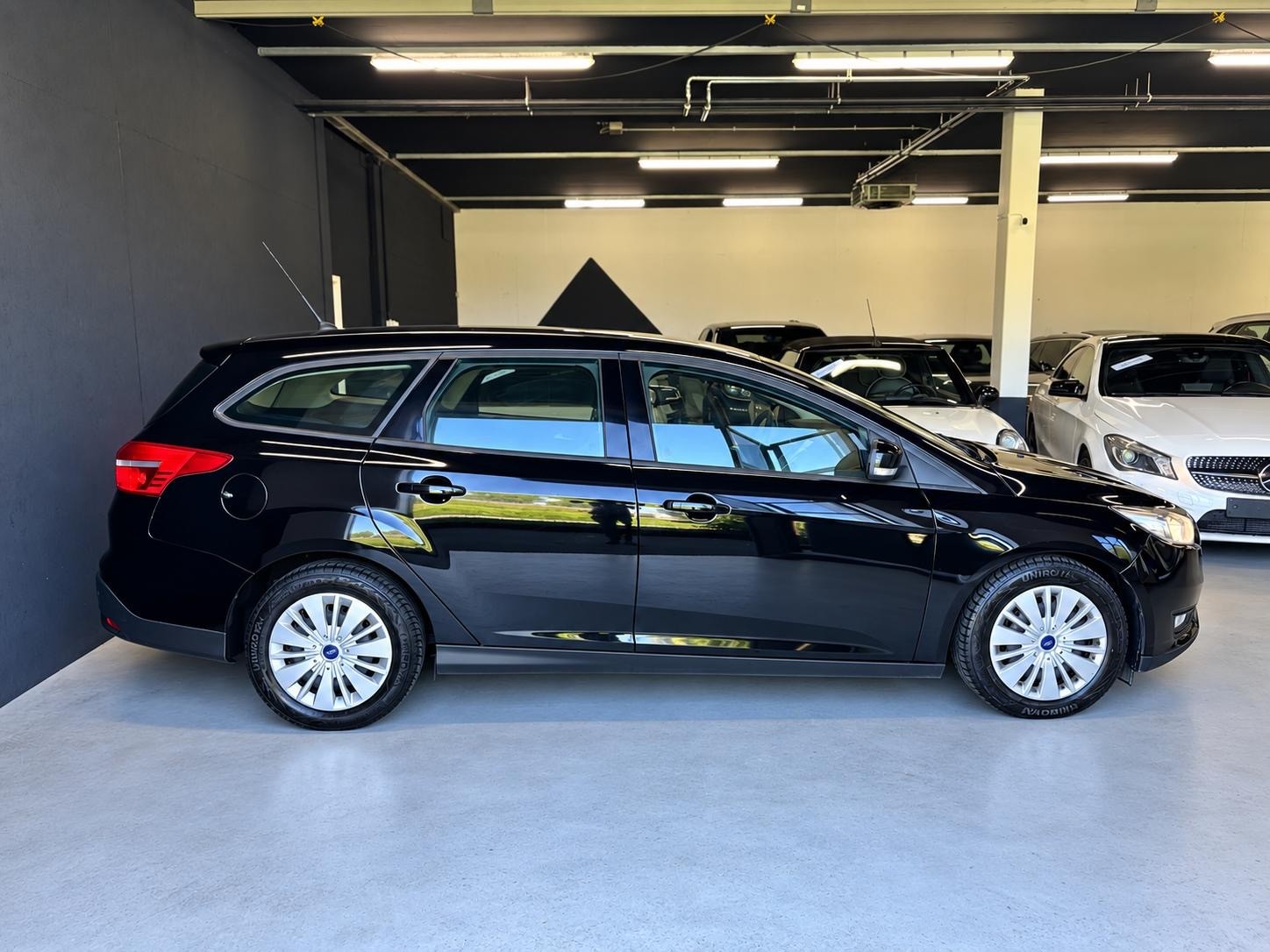 FORD Focus 1.5 TDCi Business PowerShift-image-7