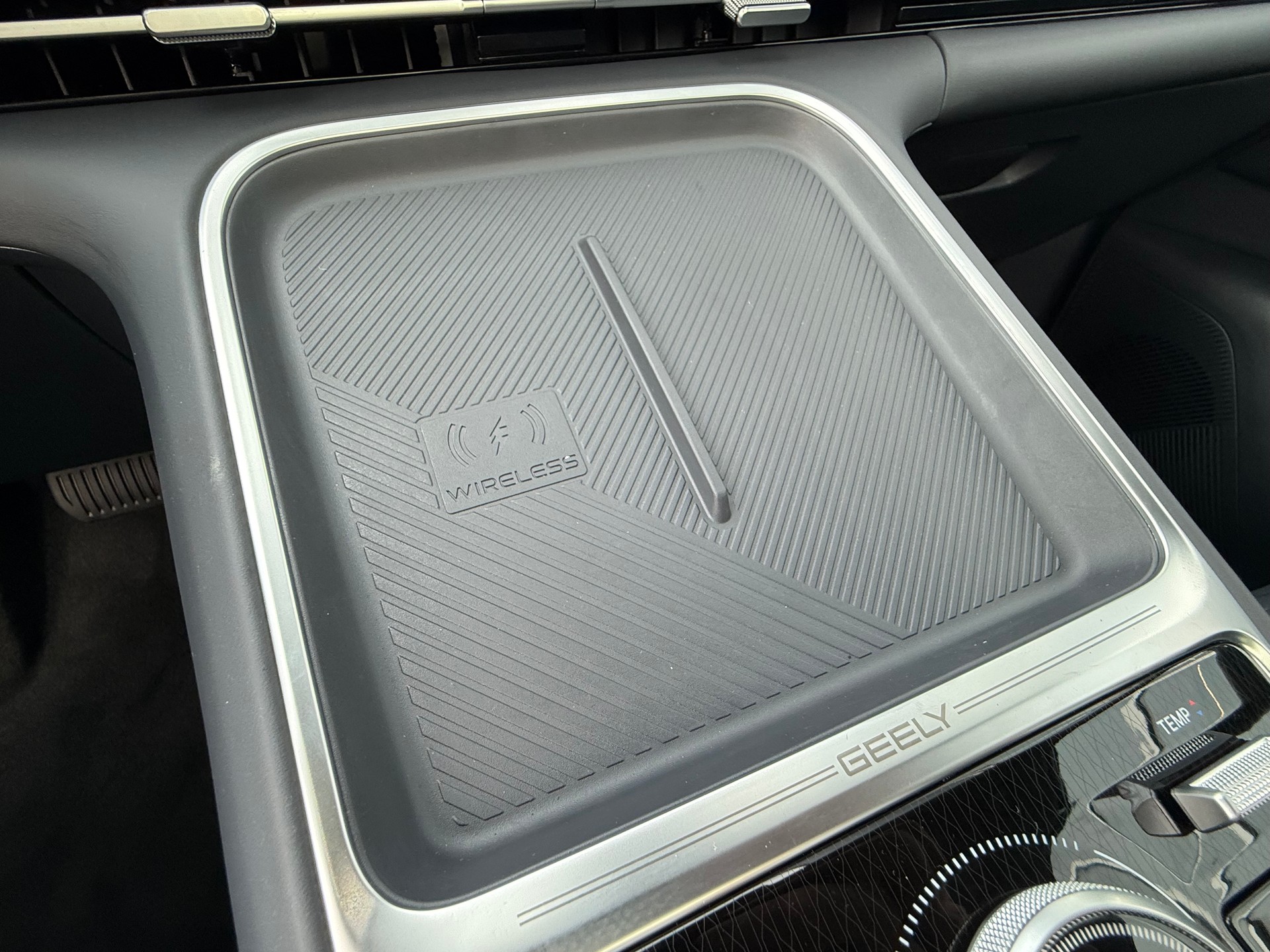 GEELY STARRAY EM-i Max+29.8 kWh vocanic grey-image-27