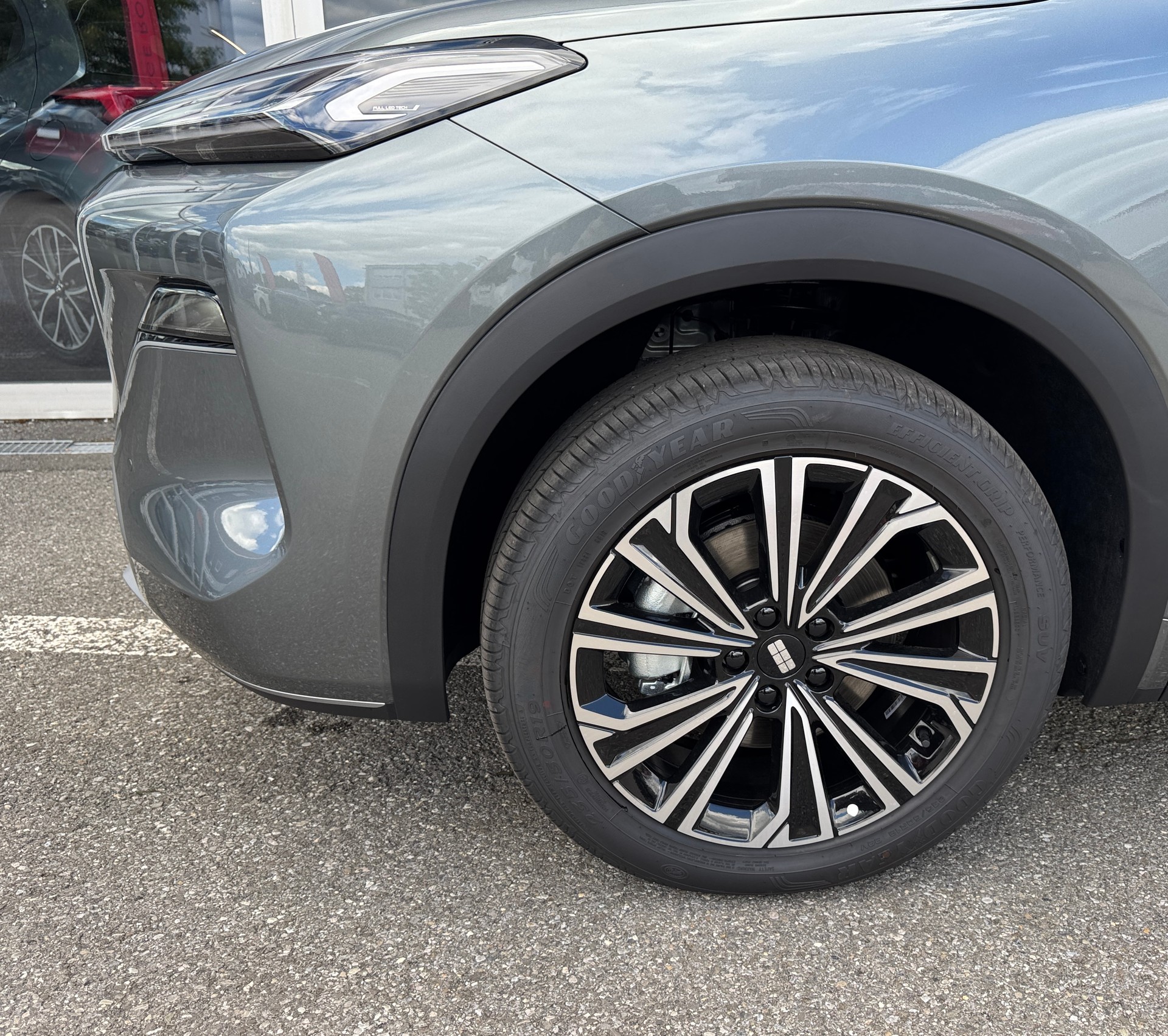 GEELY STARRAY EM-i Max+29.8 kWh vocanic grey-image-4