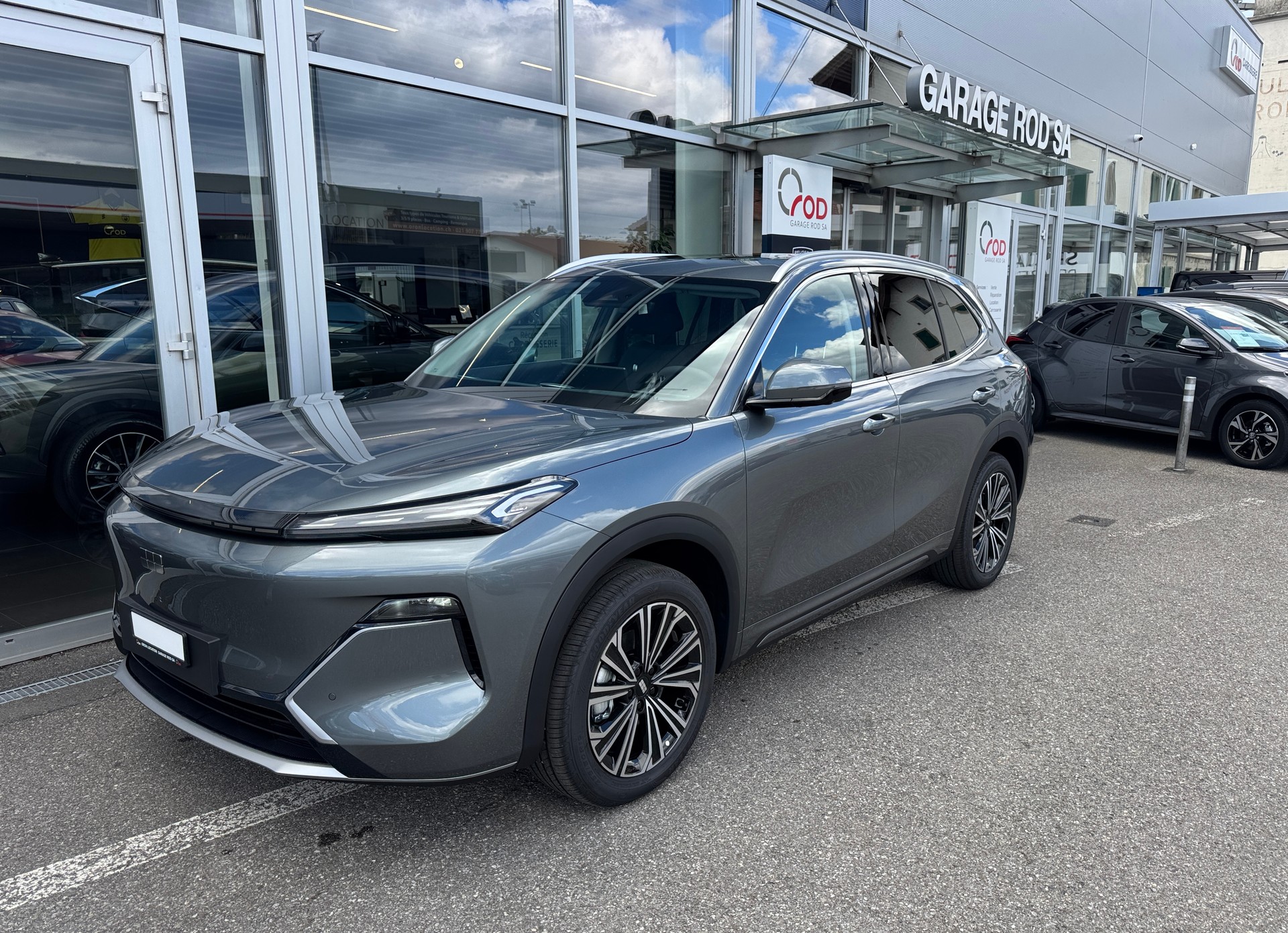 GEELY STARRAY EM-i Max+29.8 kWh vocanic grey-image-0