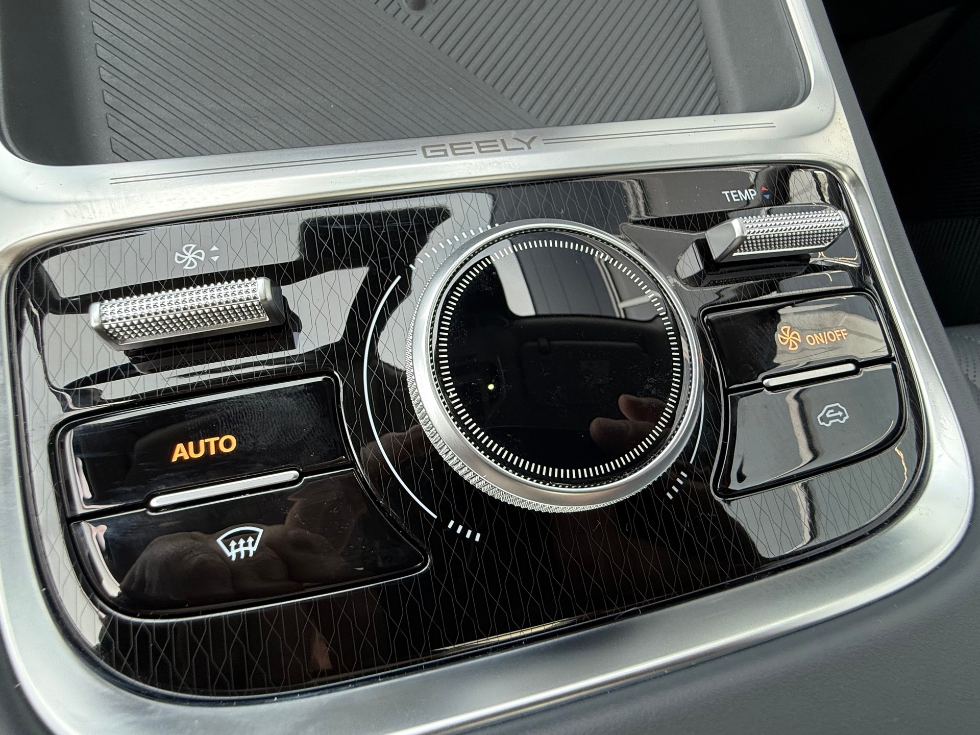 GEELY STARRAY EM-i Max+29.8 kWh vocanic grey-image-26