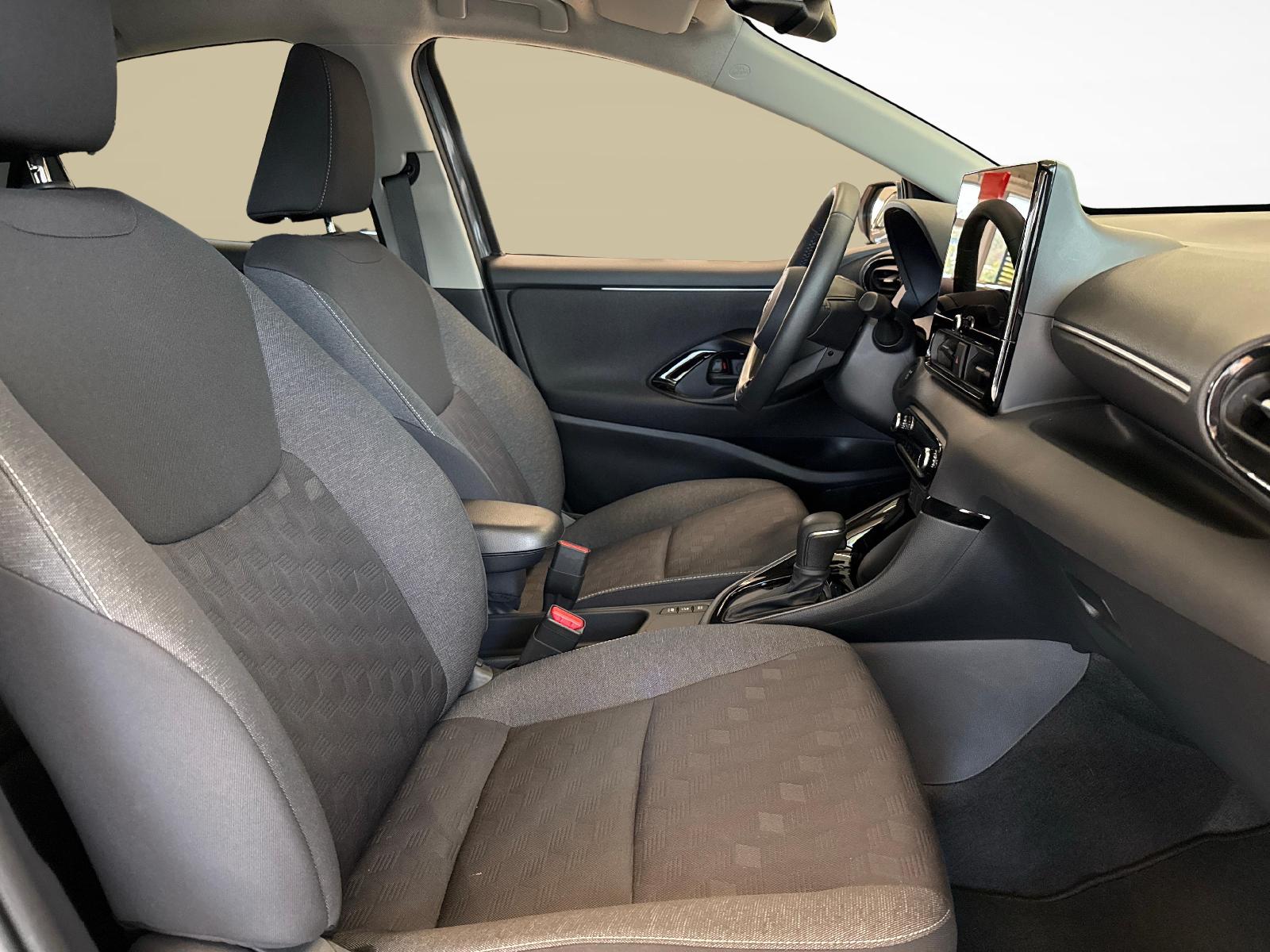 TOYOTA Yaris 1.5 VVT-i HSD Trend-image-9