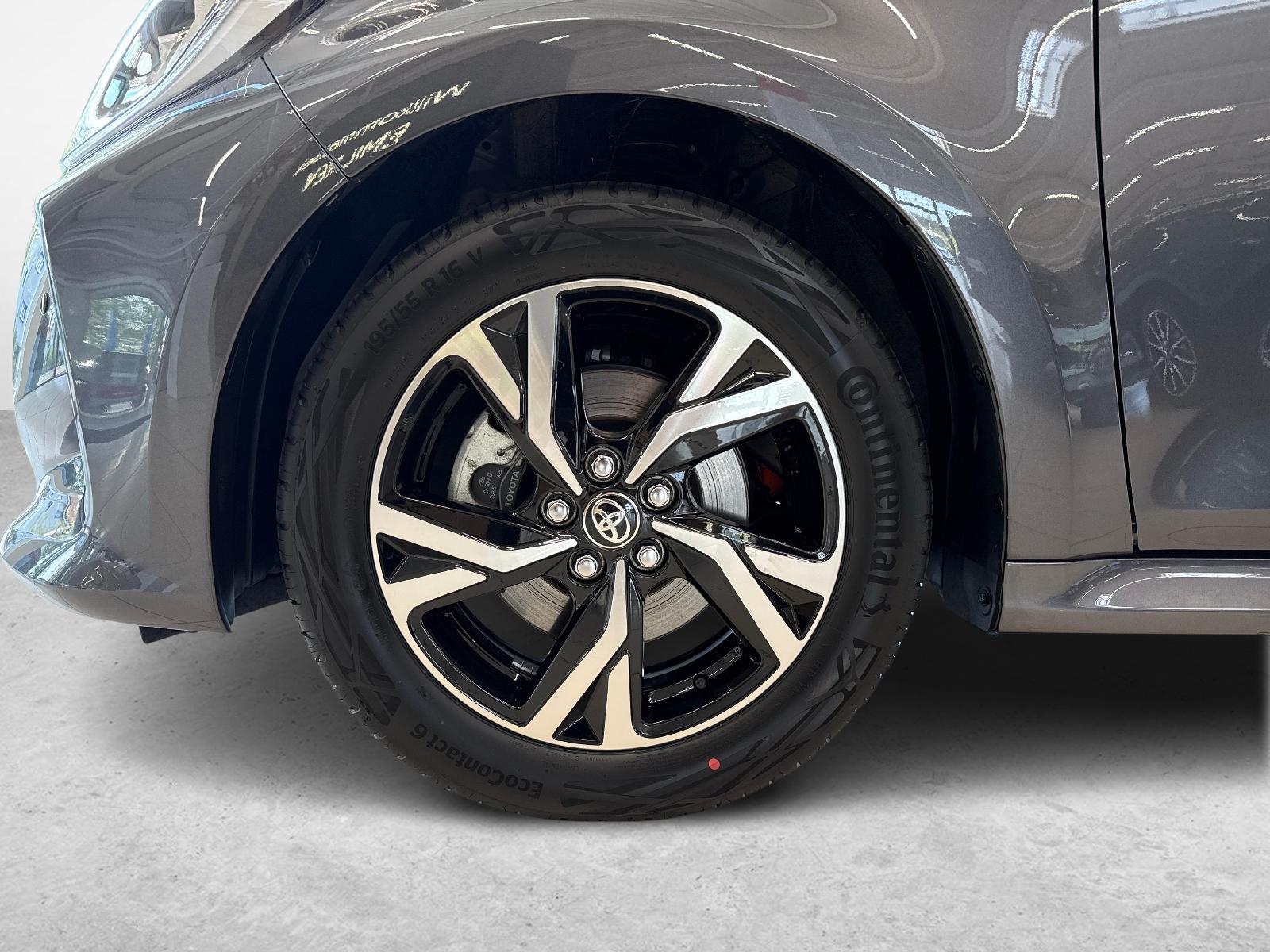 TOYOTA Yaris 1.5 VVT-i HSD Trend-image-12