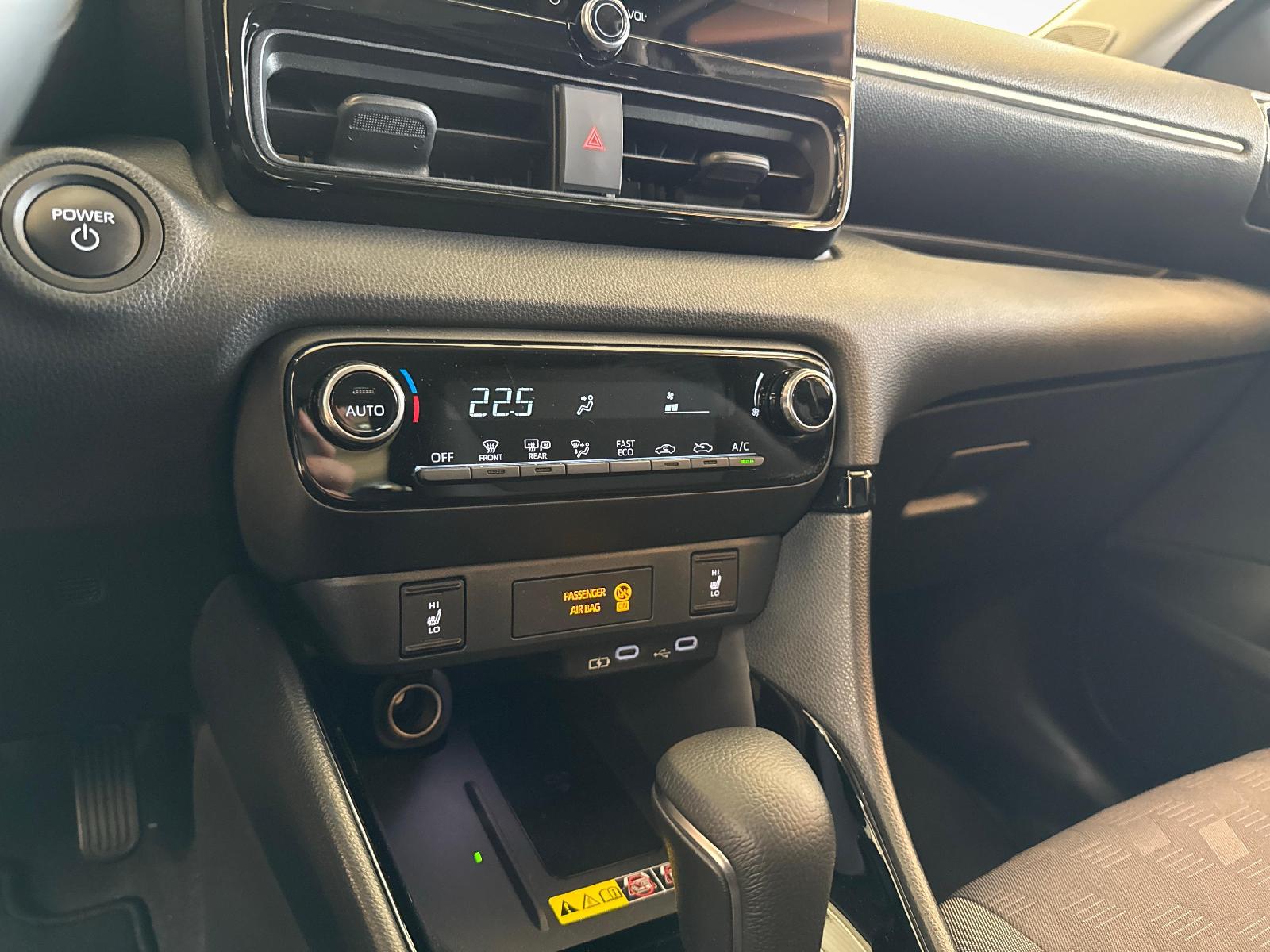 TOYOTA Yaris 1.5 VVT-i HSD Trend-image-15