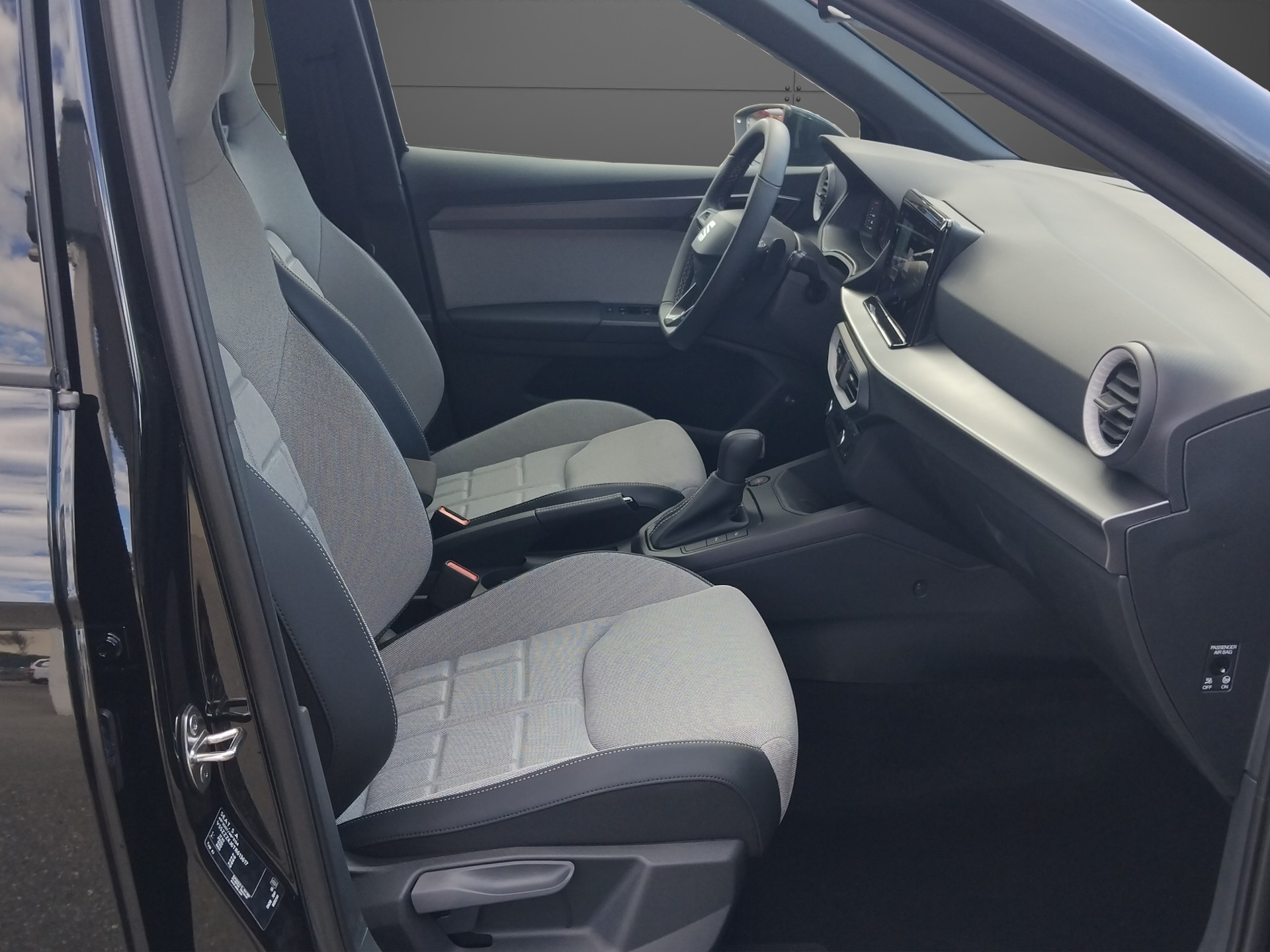 SEAT Arona 1.5 Eco TSI FR DSG-image-13