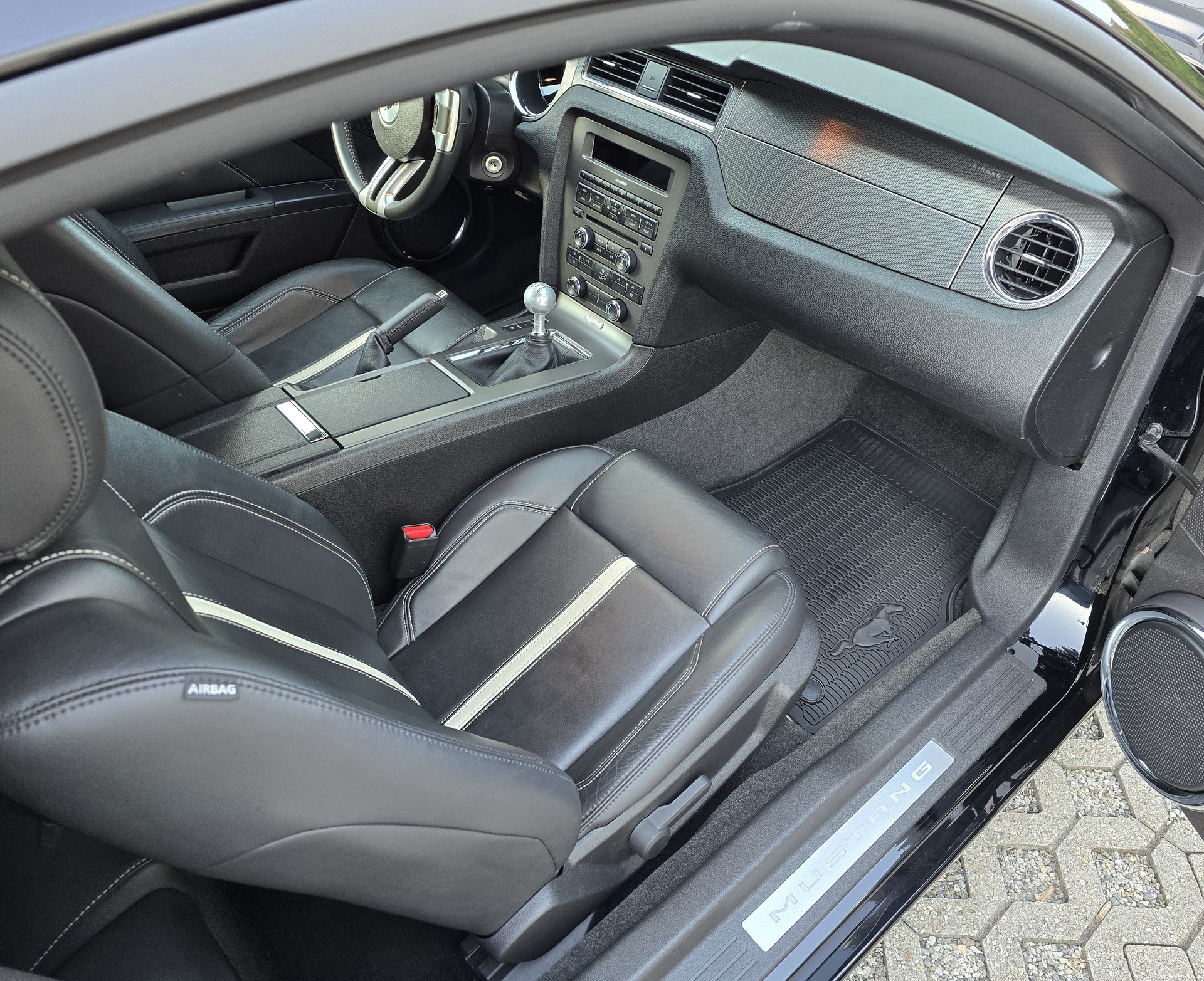 FORD MUSTANG GT 5.0-image-13