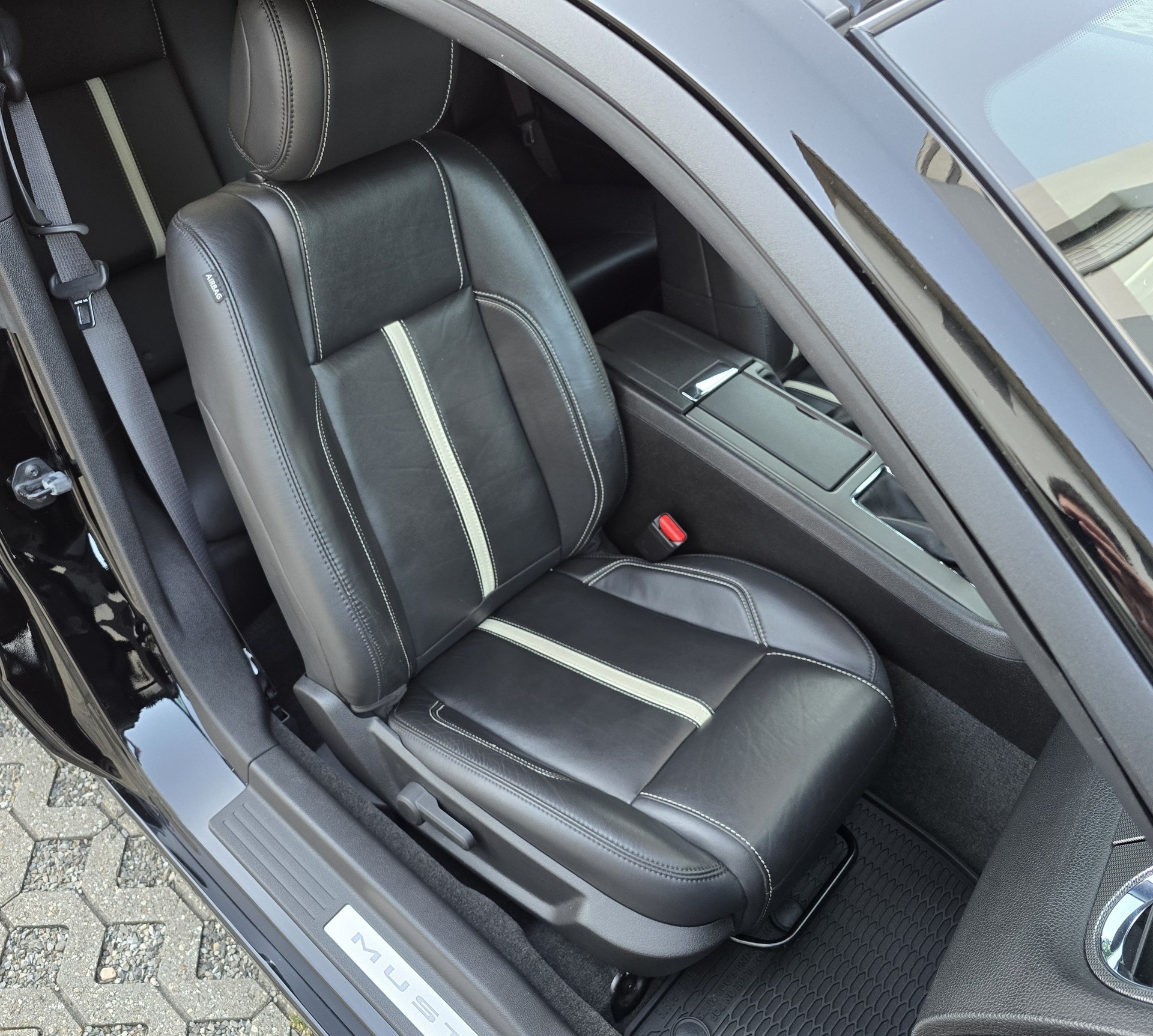 FORD MUSTANG GT 5.0-image-12