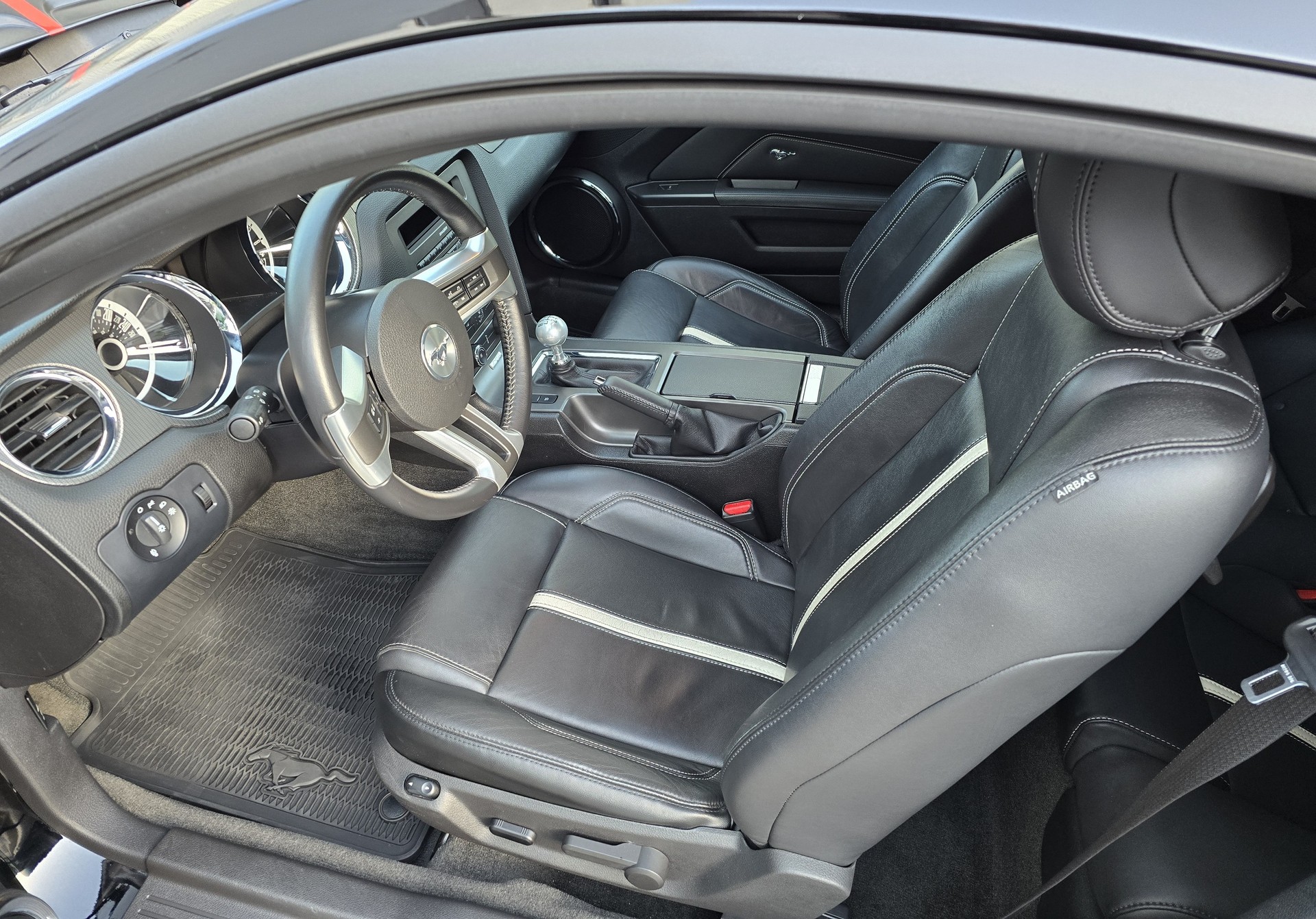 FORD MUSTANG GT 5.0-image-10