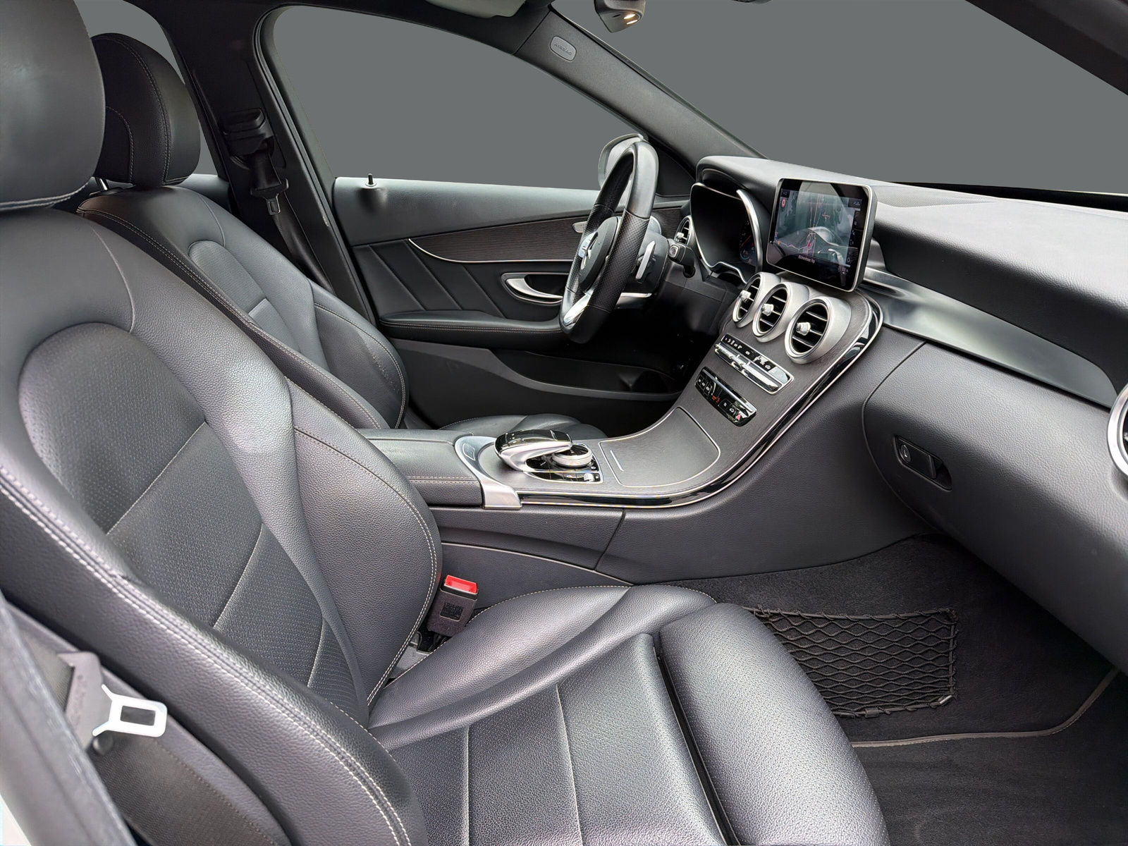 MERCEDES-BENZ C 220d SwissStar AMG L.4M-image-17