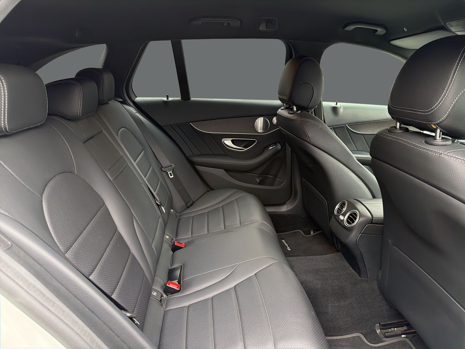 MERCEDES-BENZ C 220d SwissStar AMG L.4M-image-18