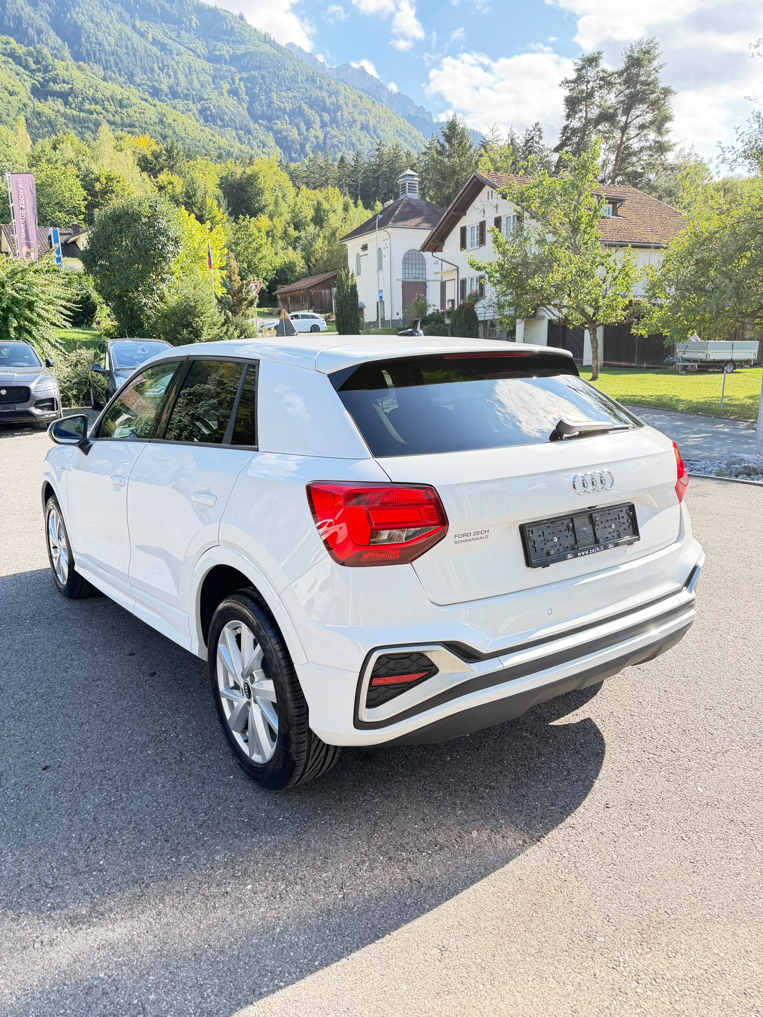 AUDI Q2 1.5 35 TFSI S Line-image-4
