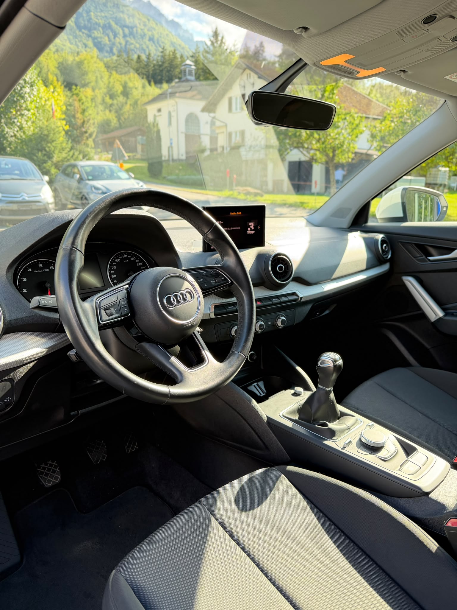 AUDI Q2 1.5 35 TFSI S Line-image-6