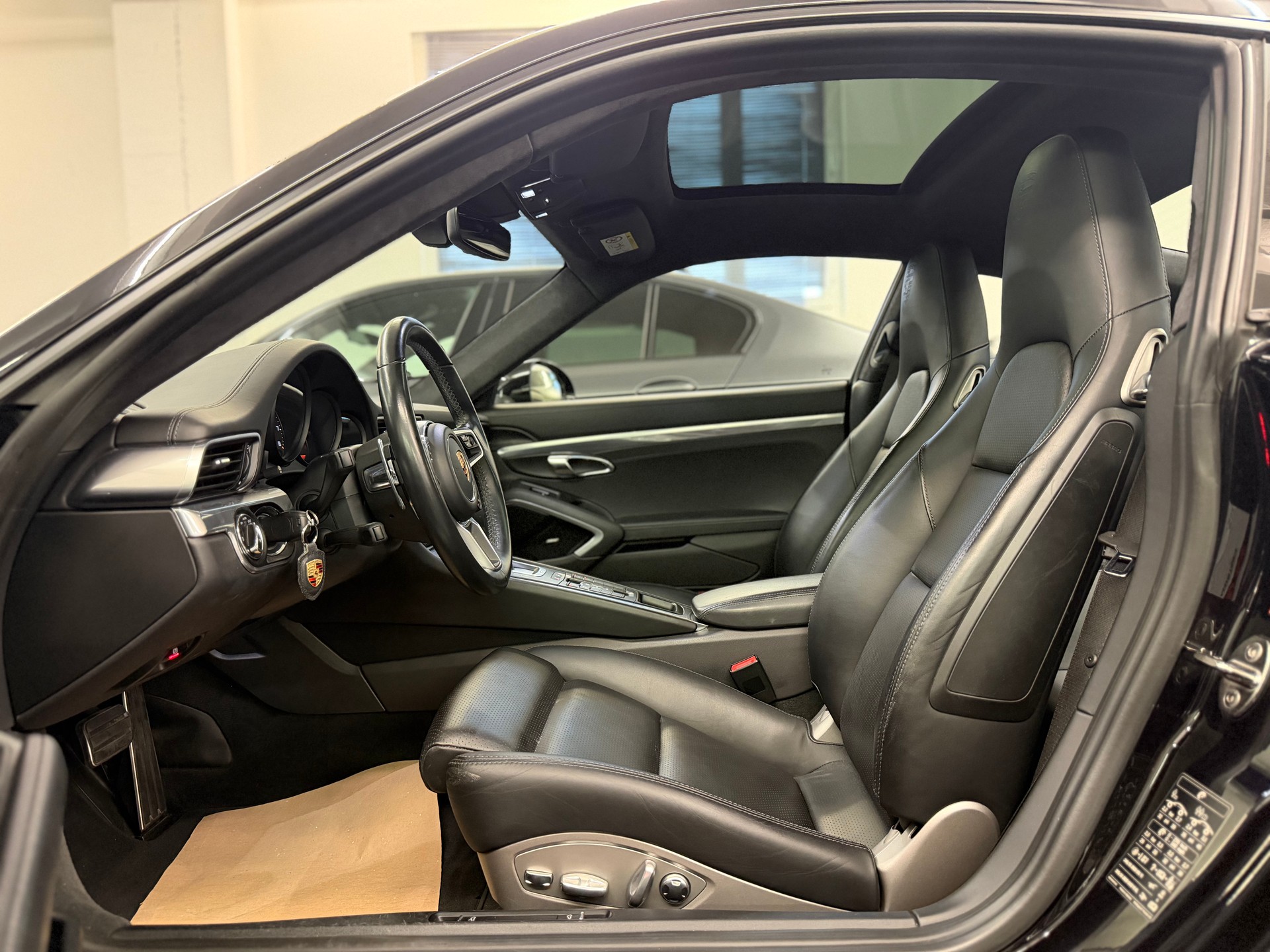 PORSCHE 911 Carrera 4S PDK-image-11