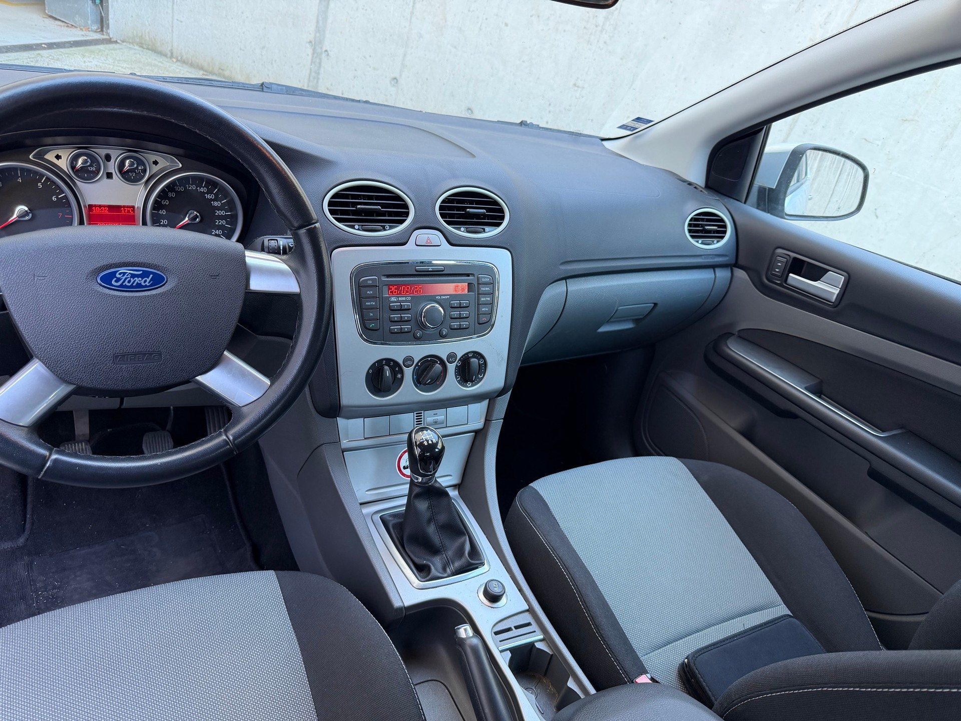 FORD Focus 1.6 Carving | frisch MFK & Service | Zahnriemen neu | top Zustand | 8-fach | Klima-image-7