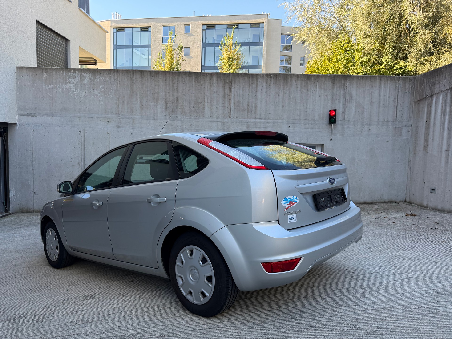 FORD Focus 1.6 Carving | frisch MFK & Service | Zahnriemen neu | top Zustand | 8-fach | Klima-image-4