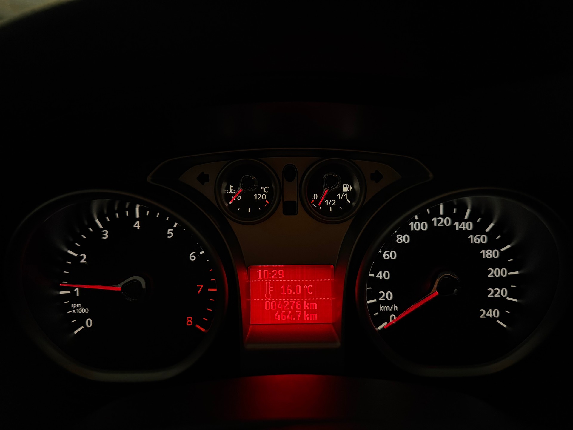 FORD Focus 1.6 Carving | frisch MFK & Service | Zahnriemen neu | top Zustand | 8-fach | Klima-image-9