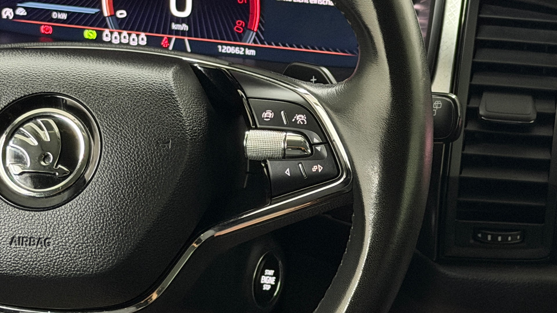 SKODA Kodiaq 2.0 TDI Clever DSG 4x4-image-16