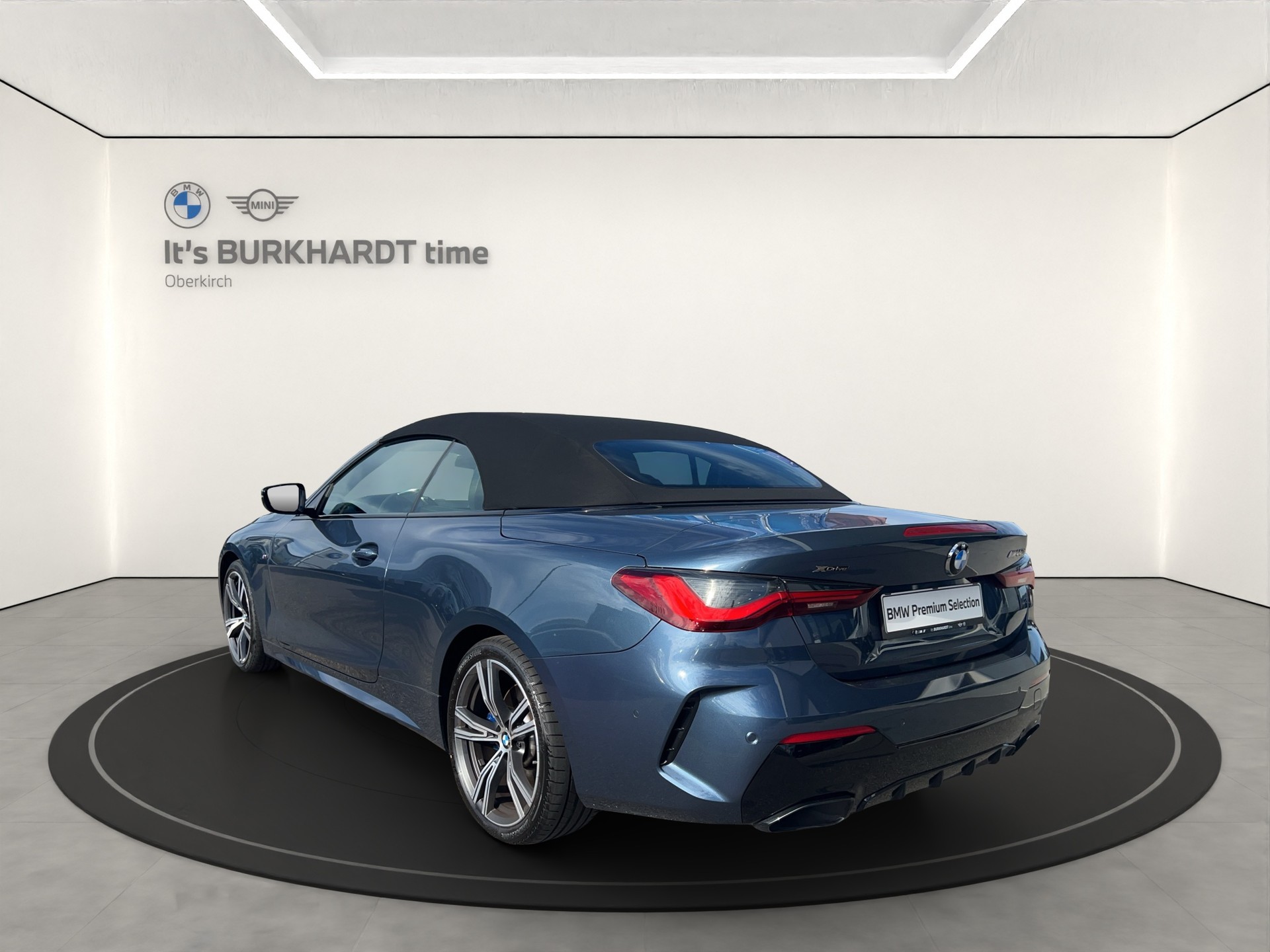 BMW M440i xDrive 48V Cabrio-image-2