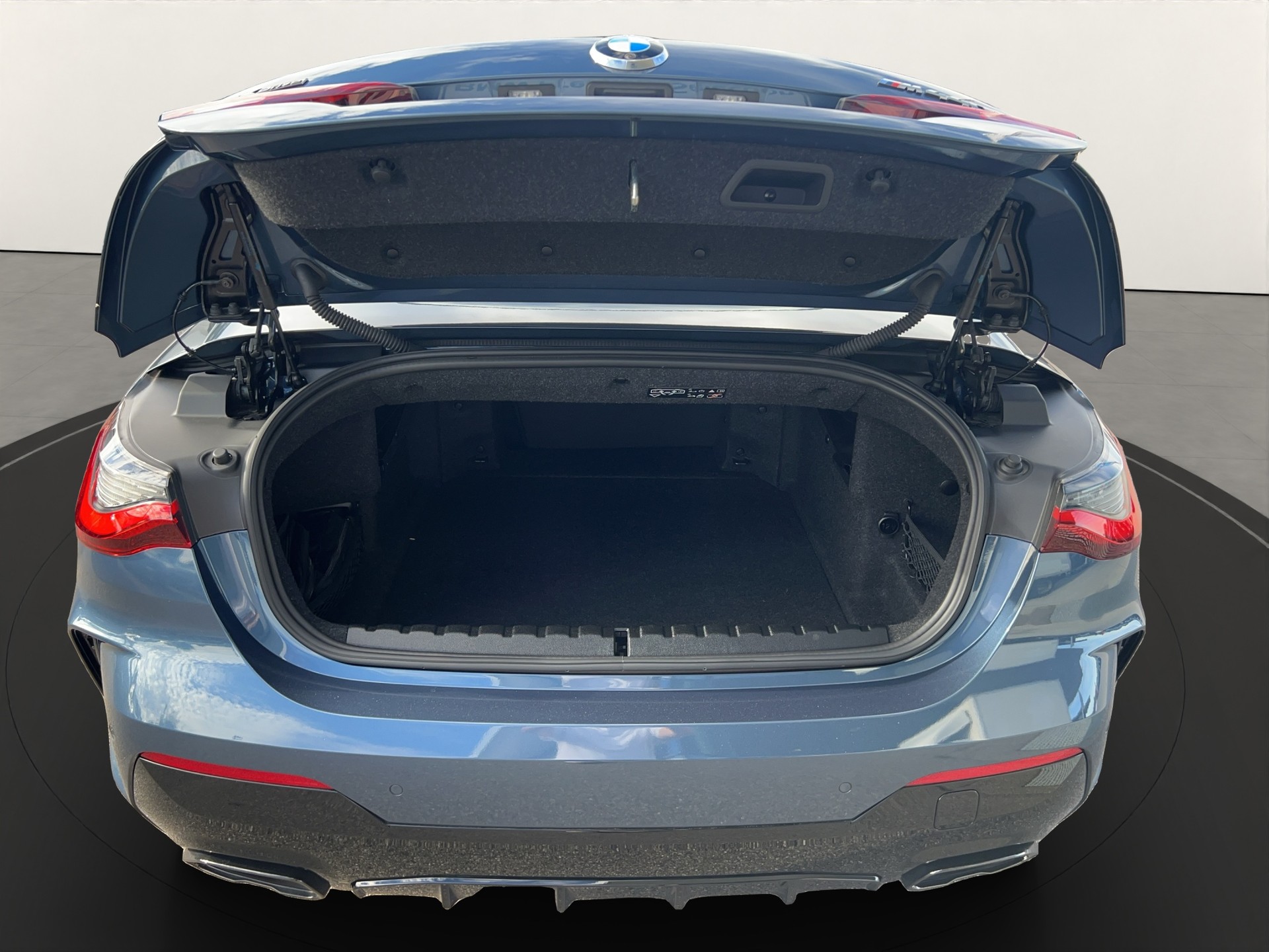 BMW M440i xDrive 48V Cabrio-image-19