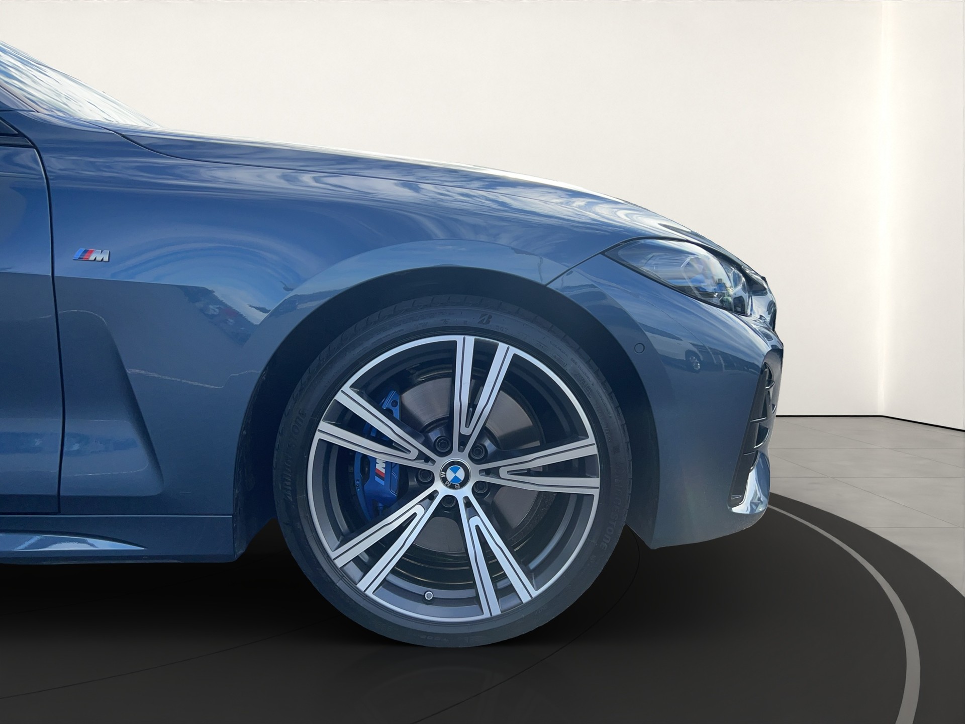 BMW M440i xDrive 48V Cabrio-image-6